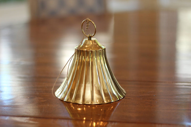 Scalloped Brass Bells - IDYLL MANOR