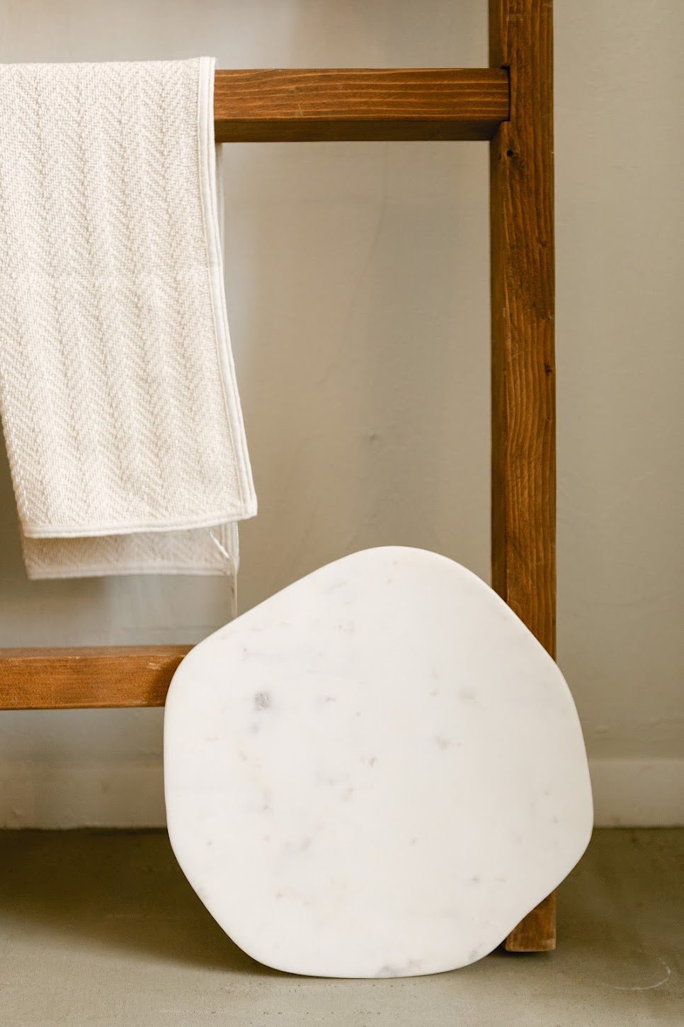 Marble Organic Shaped Plate - IDYLL MANOR