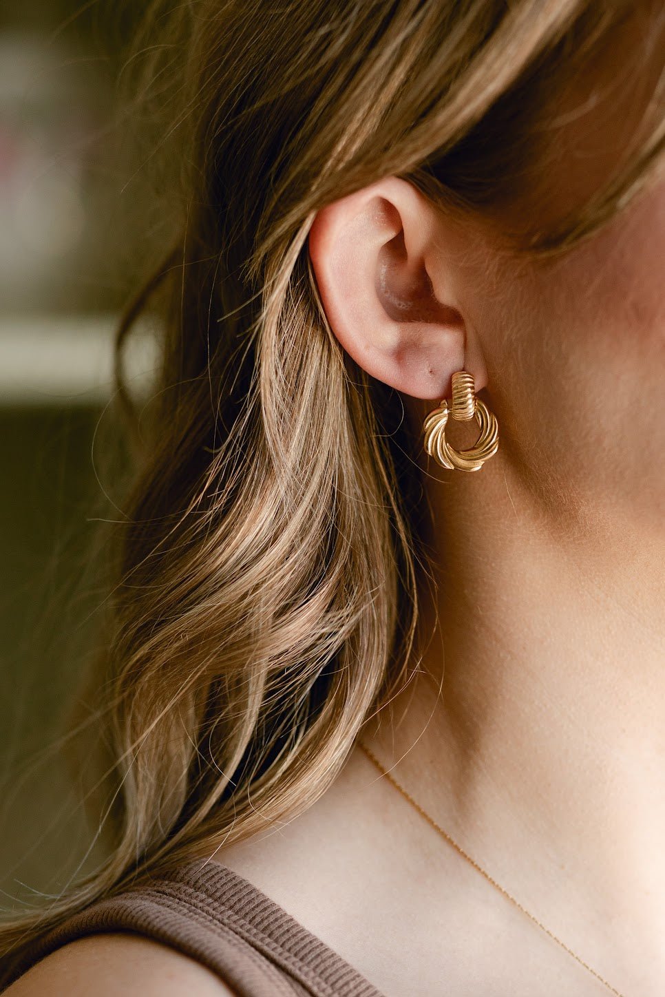Circles Intertwined Gold Hoop - IDYLL MANOR