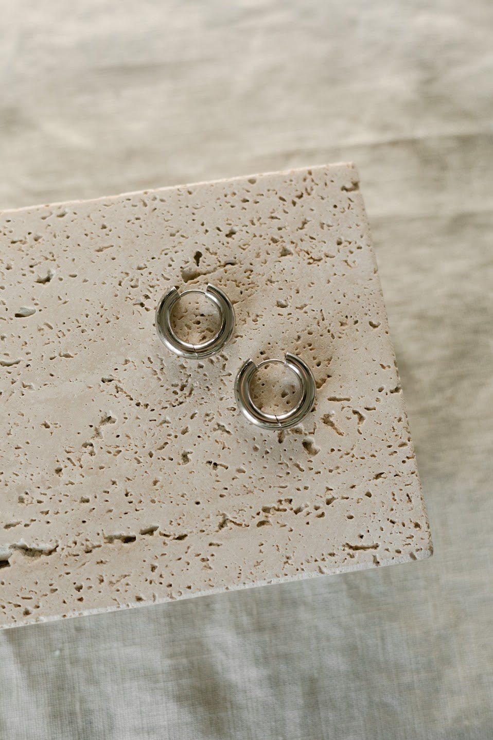Chunky Silver Hoops - IDYLL MANOR