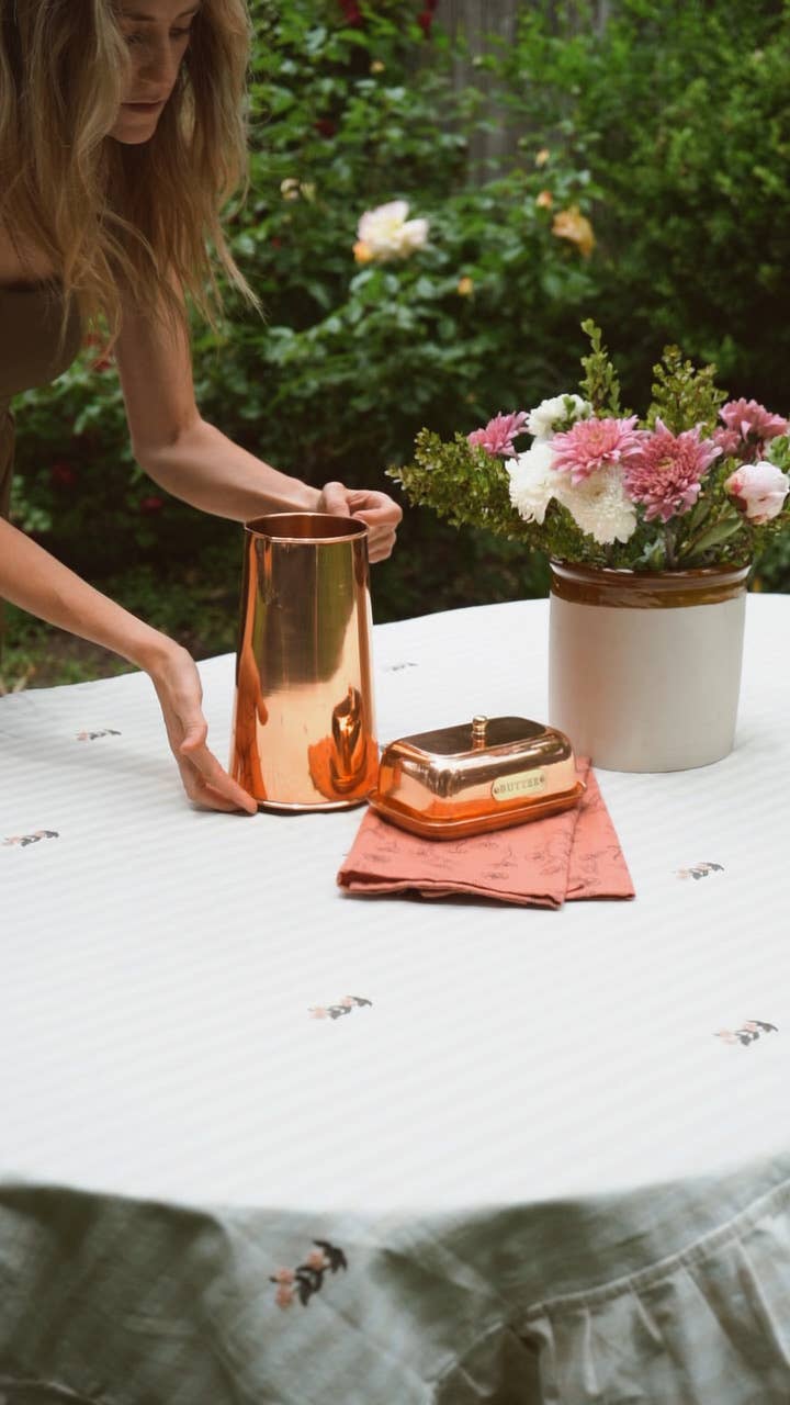 Frances Ruffled Tablecloth - IDYLL MANOR