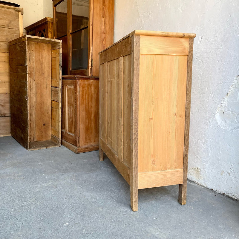 Antique Pine French Linen Cupboard - IDYLL MANOR