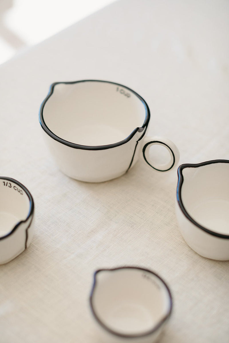 Black Rimmed Measuring Cups - IDYLL MANOR