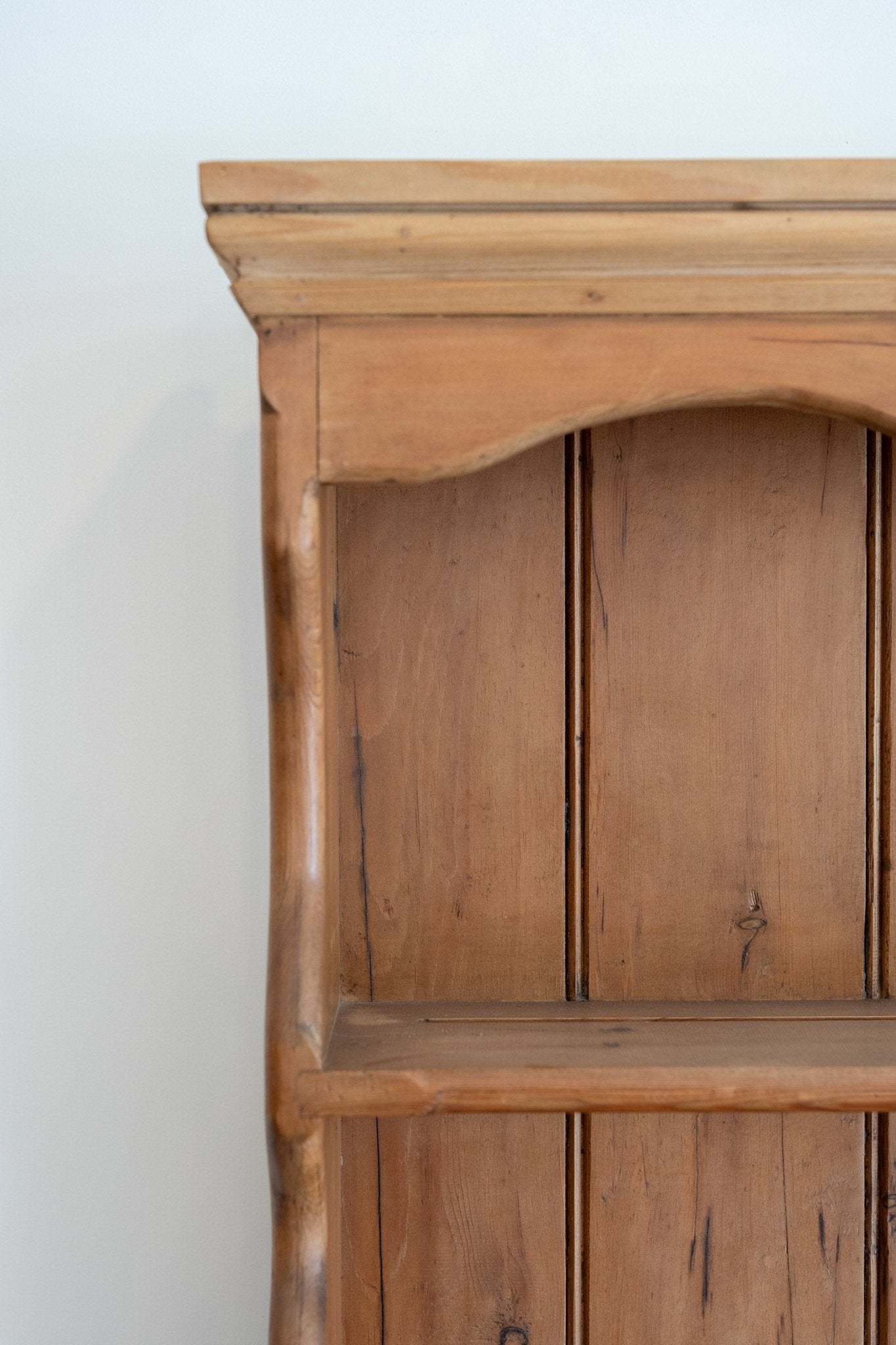 Honey Kitchen Dresser - IDYLL MANOR
