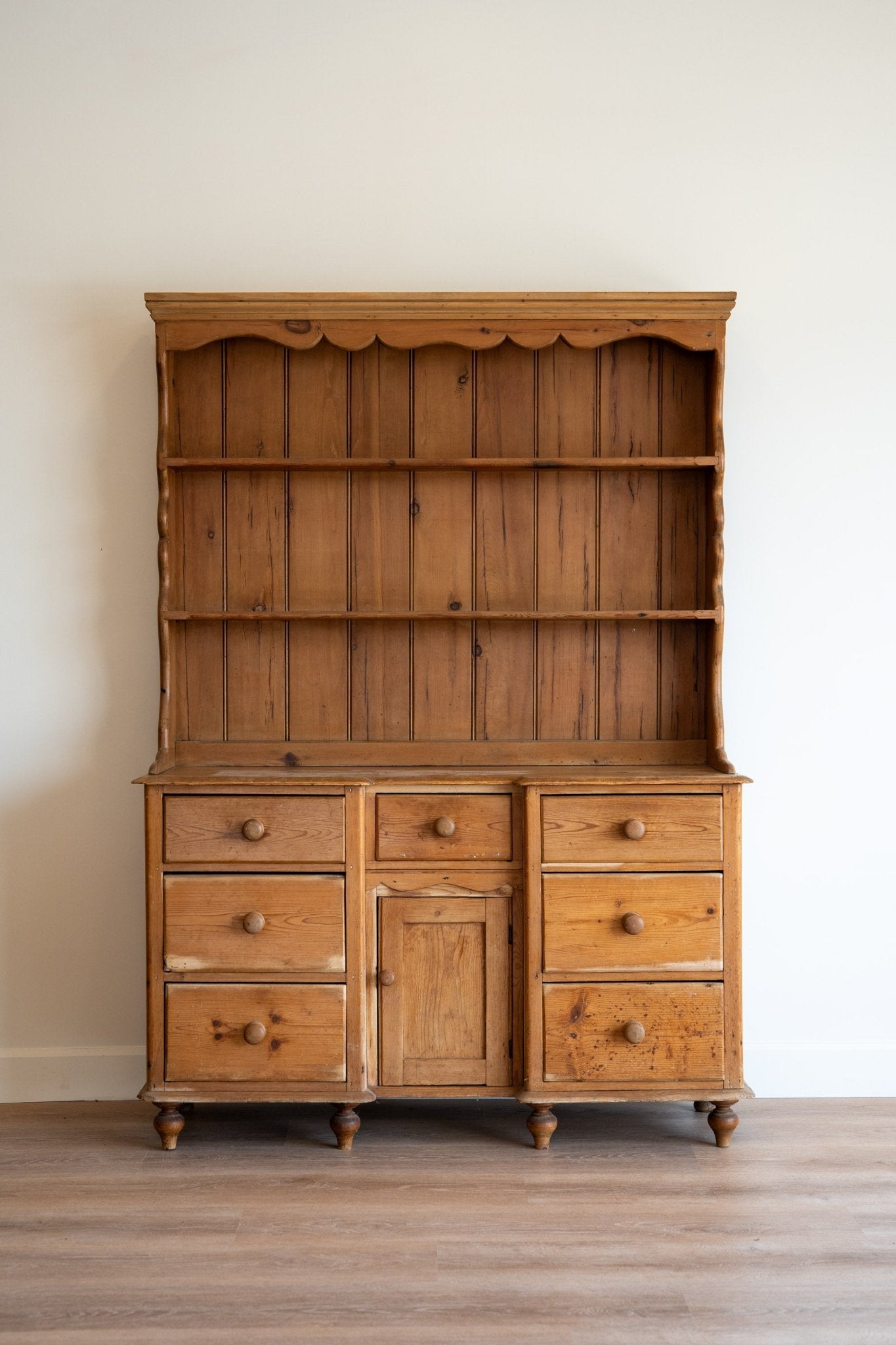 Honey Kitchen Dresser - IDYLL MANOR