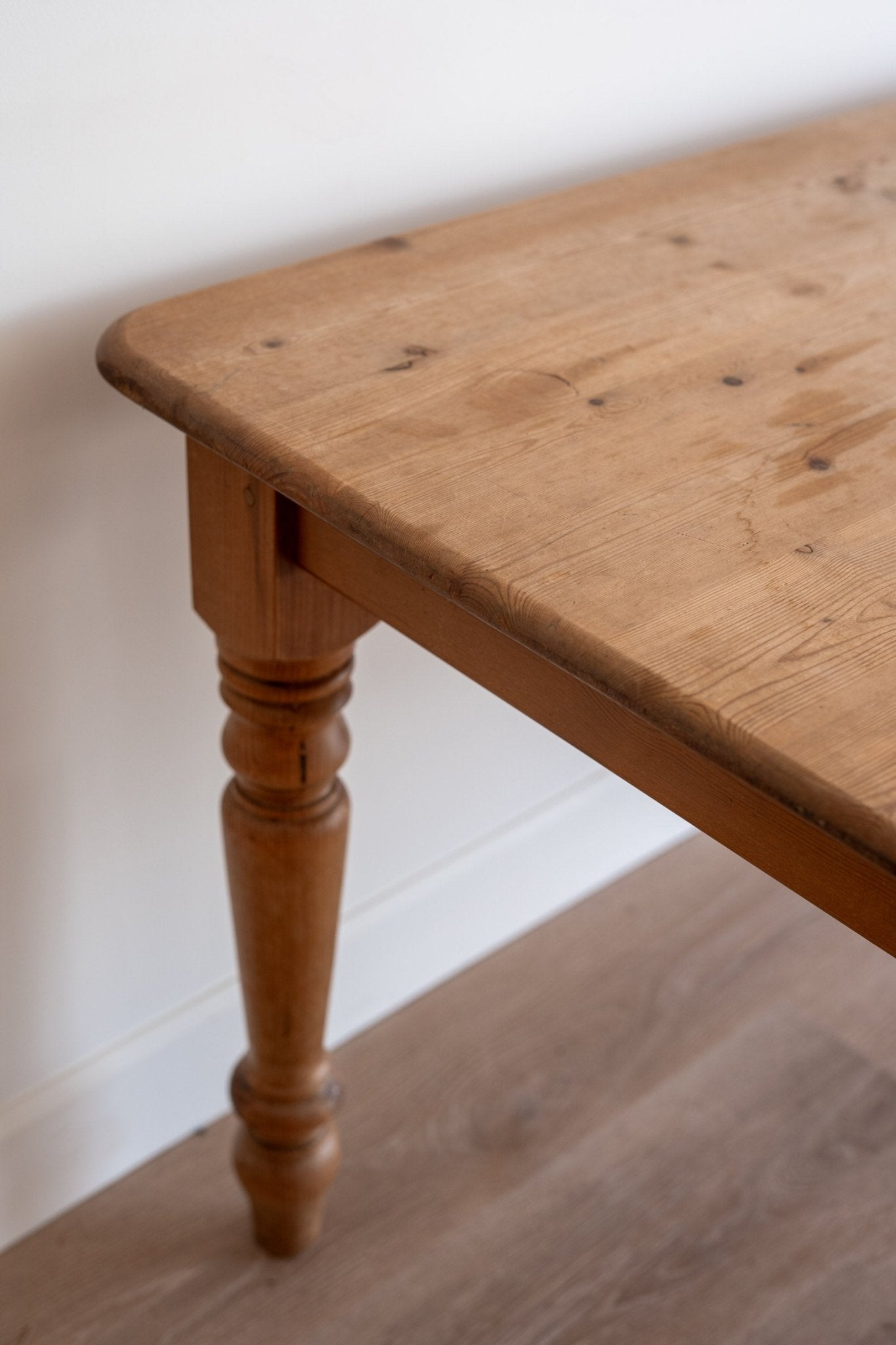 Pine Dining Table - IDYLL MANOR