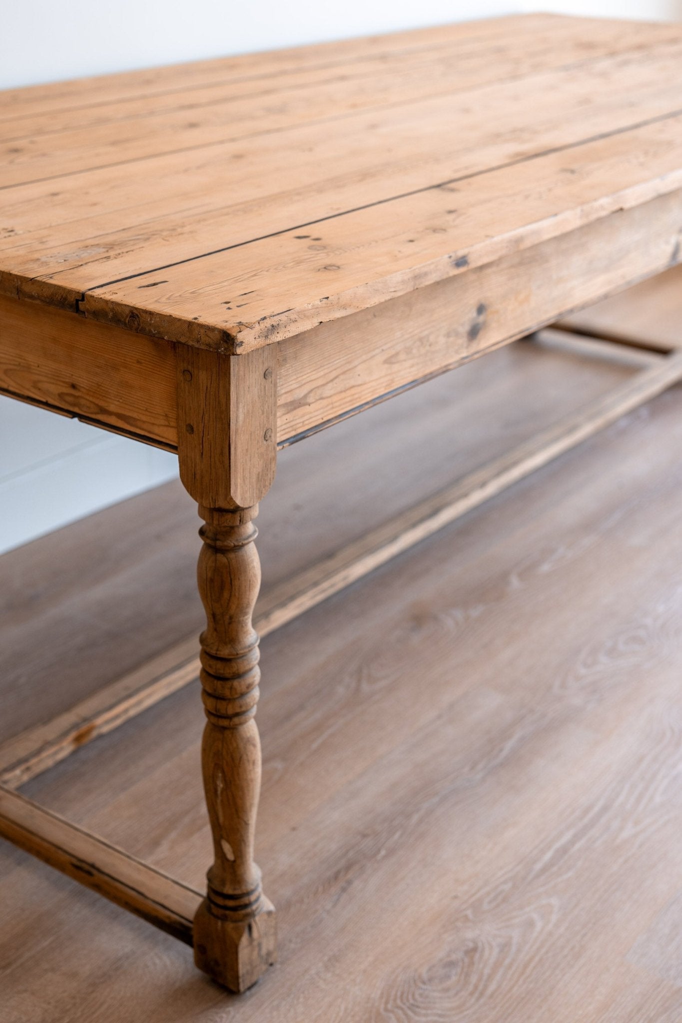 Large French Wine Tasting Table - IDYLL MANOR