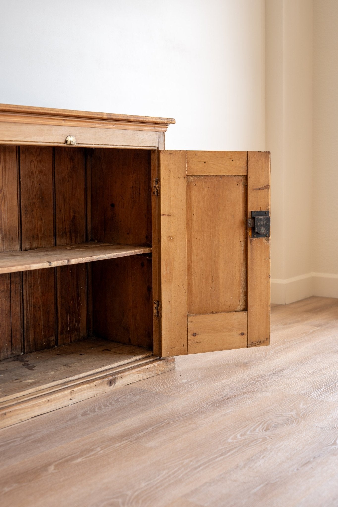 Antique English Pine Cupboard - IDYLL MANOR
