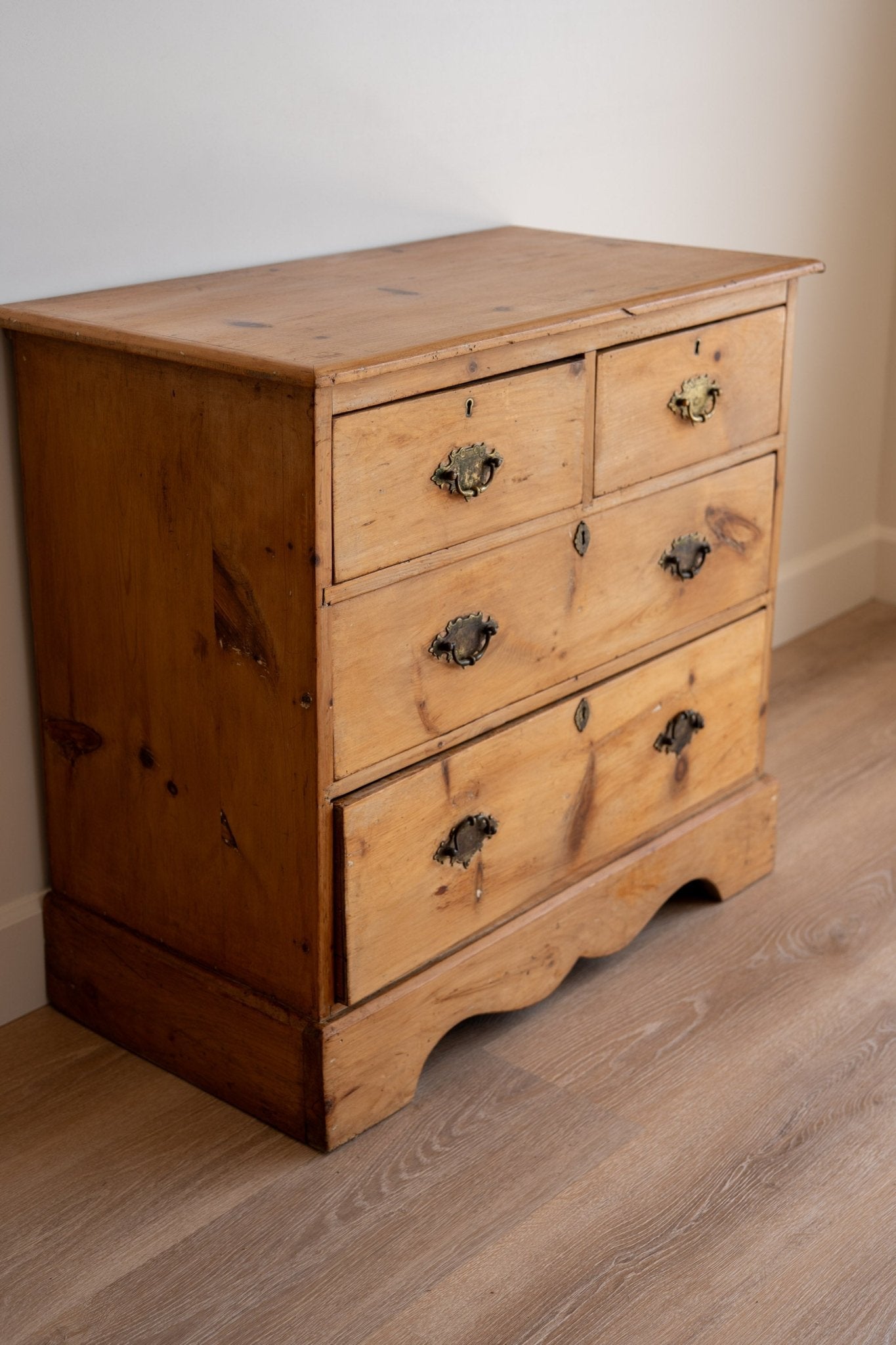 Victorian Pine Chest of Drawers - IDYLL MANOR
