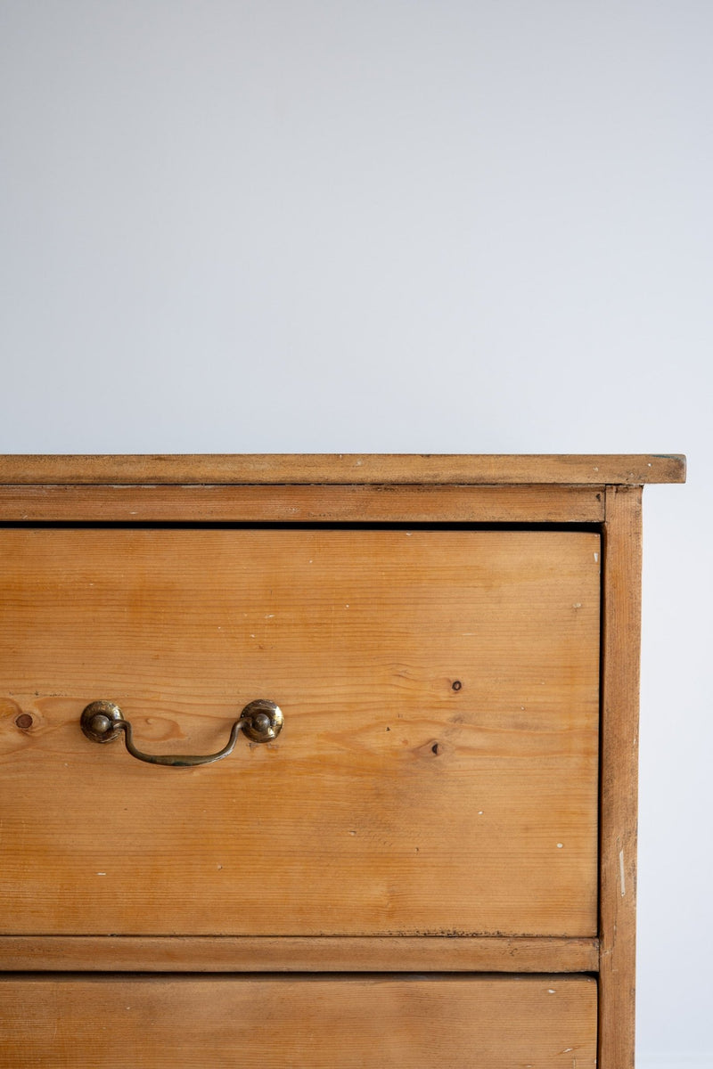 English Chest of Drawers - IDYLL MANOR