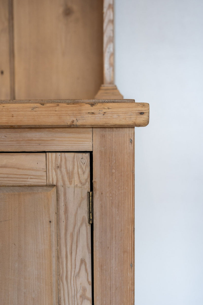Scalloped Edge Kitchen Dresser - IDYLL MANOR