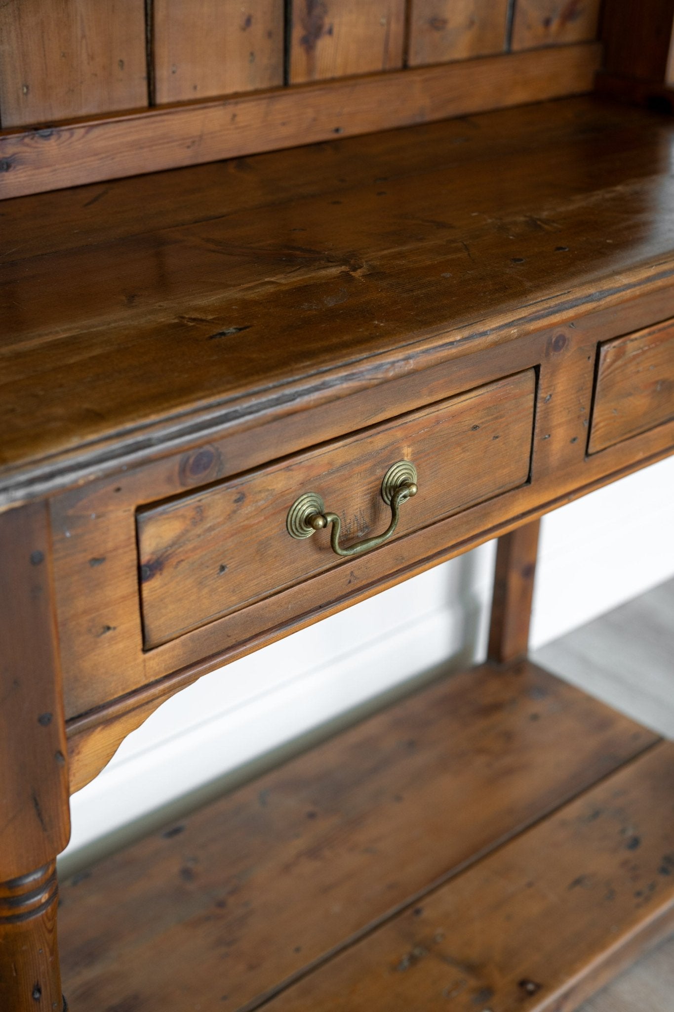 Small Honey Kitchen Dresser - IDYLL MANOR