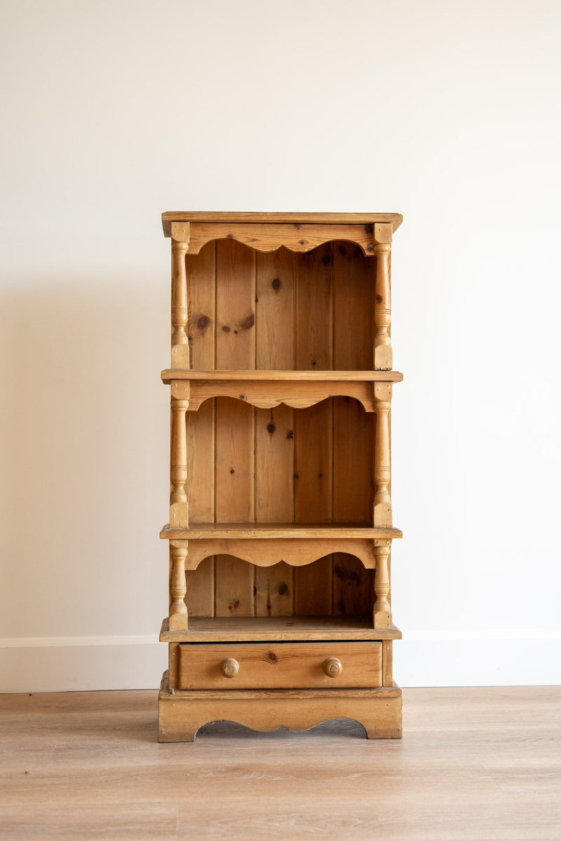 Pine Nursery Bookcase - IDYLL MANOR
