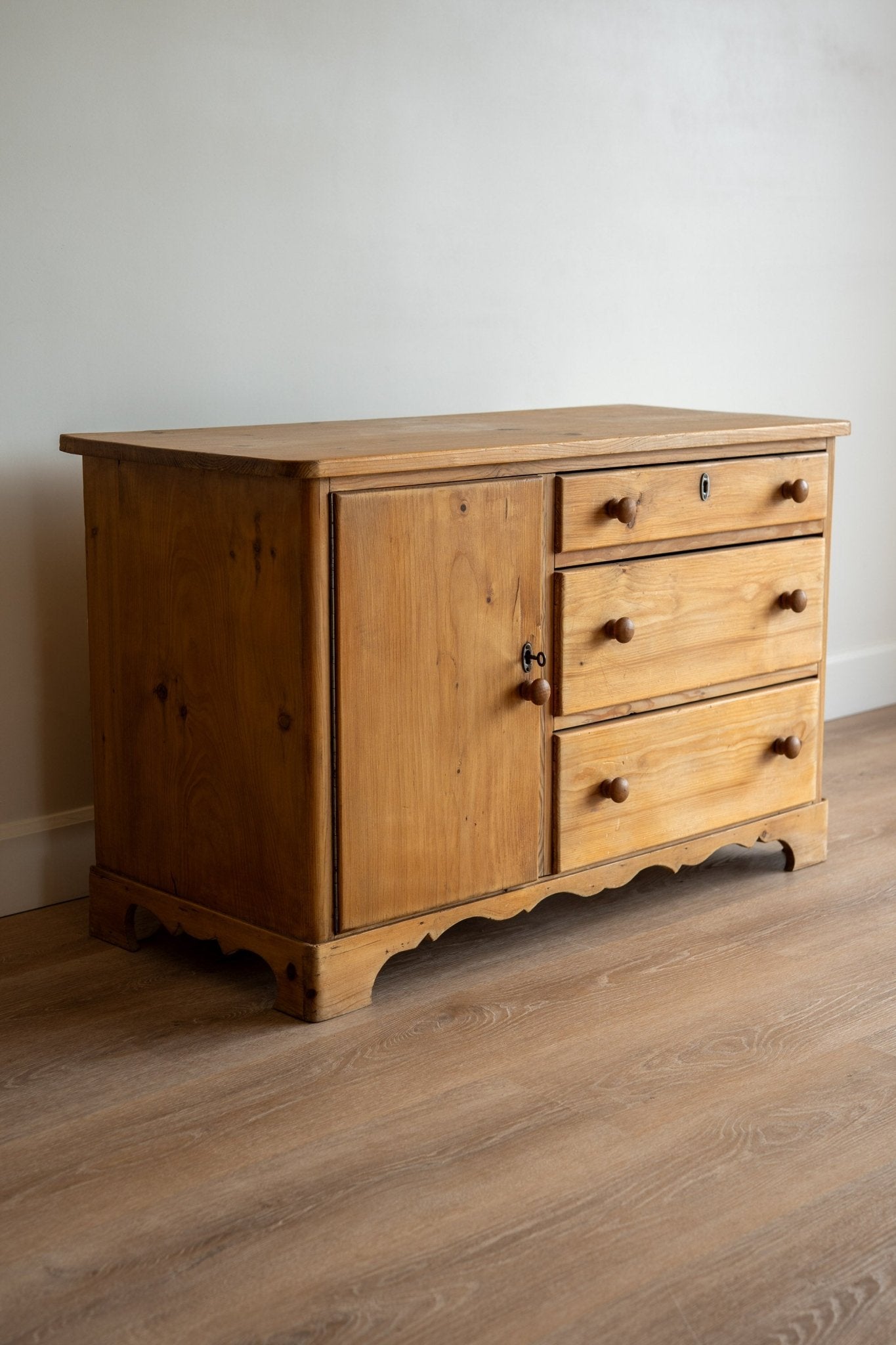 Petite Carved Cupboard - IDYLL MANOR