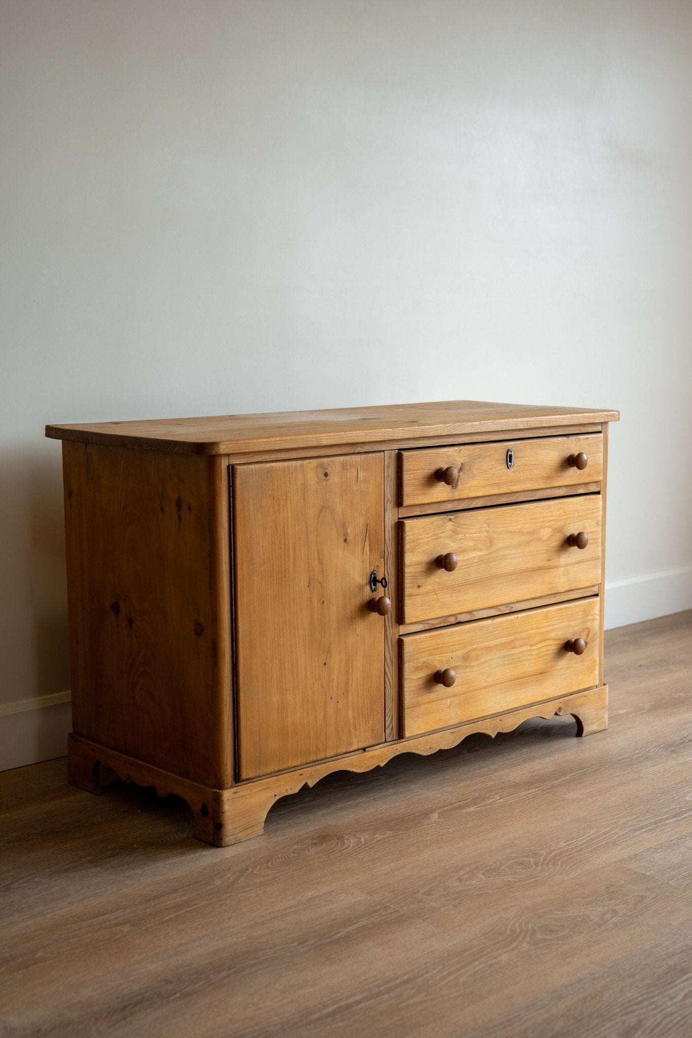 Petite Carved Cupboard - IDYLL MANOR