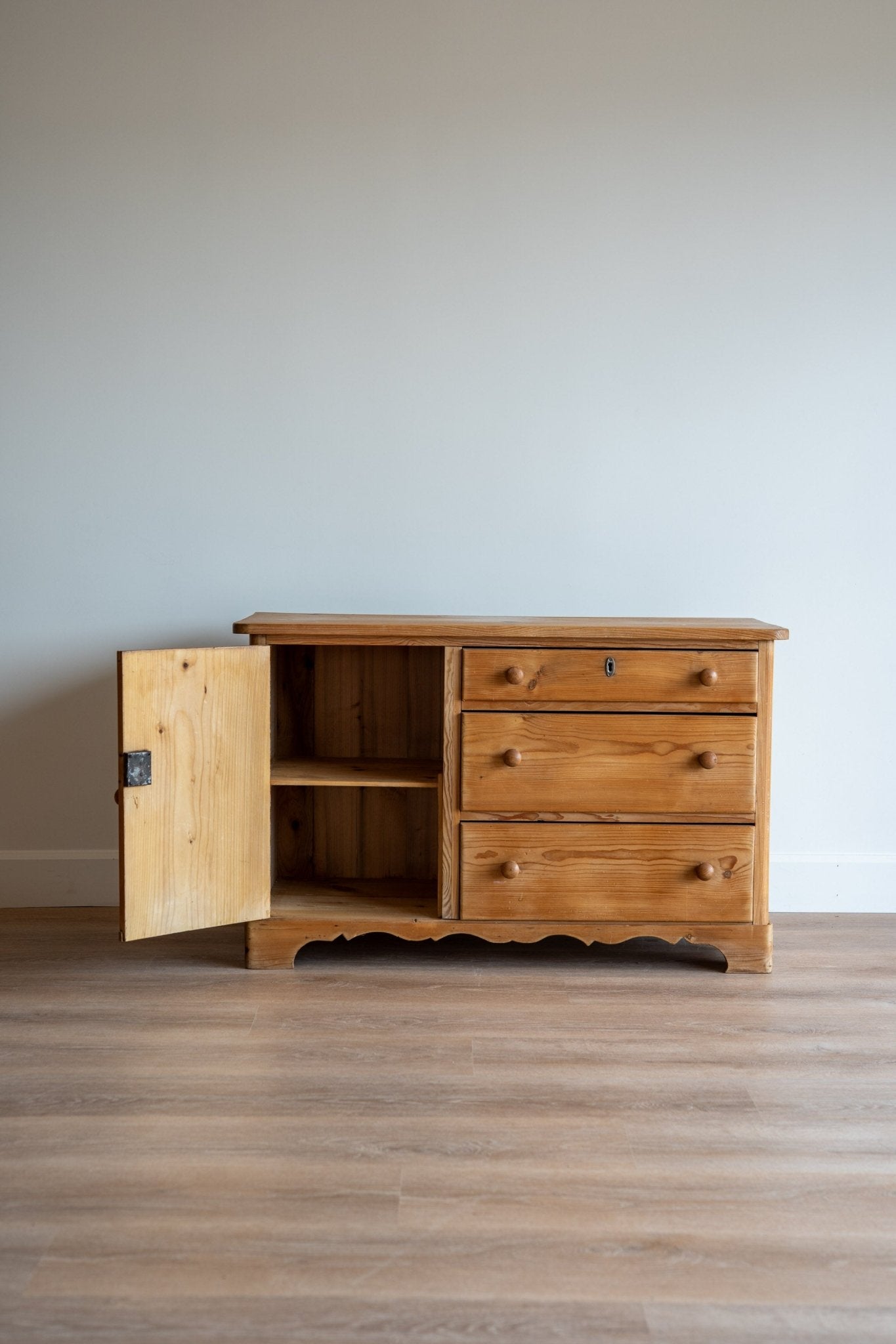 Petite Carved Cupboard - IDYLL MANOR