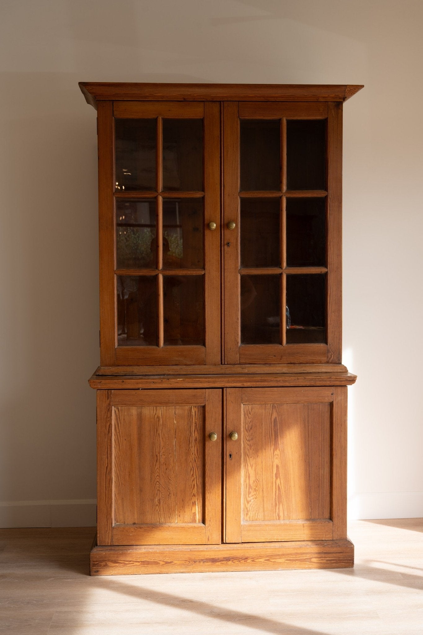 Pitch Pine Kitchen Dresser - IDYLL MANOR