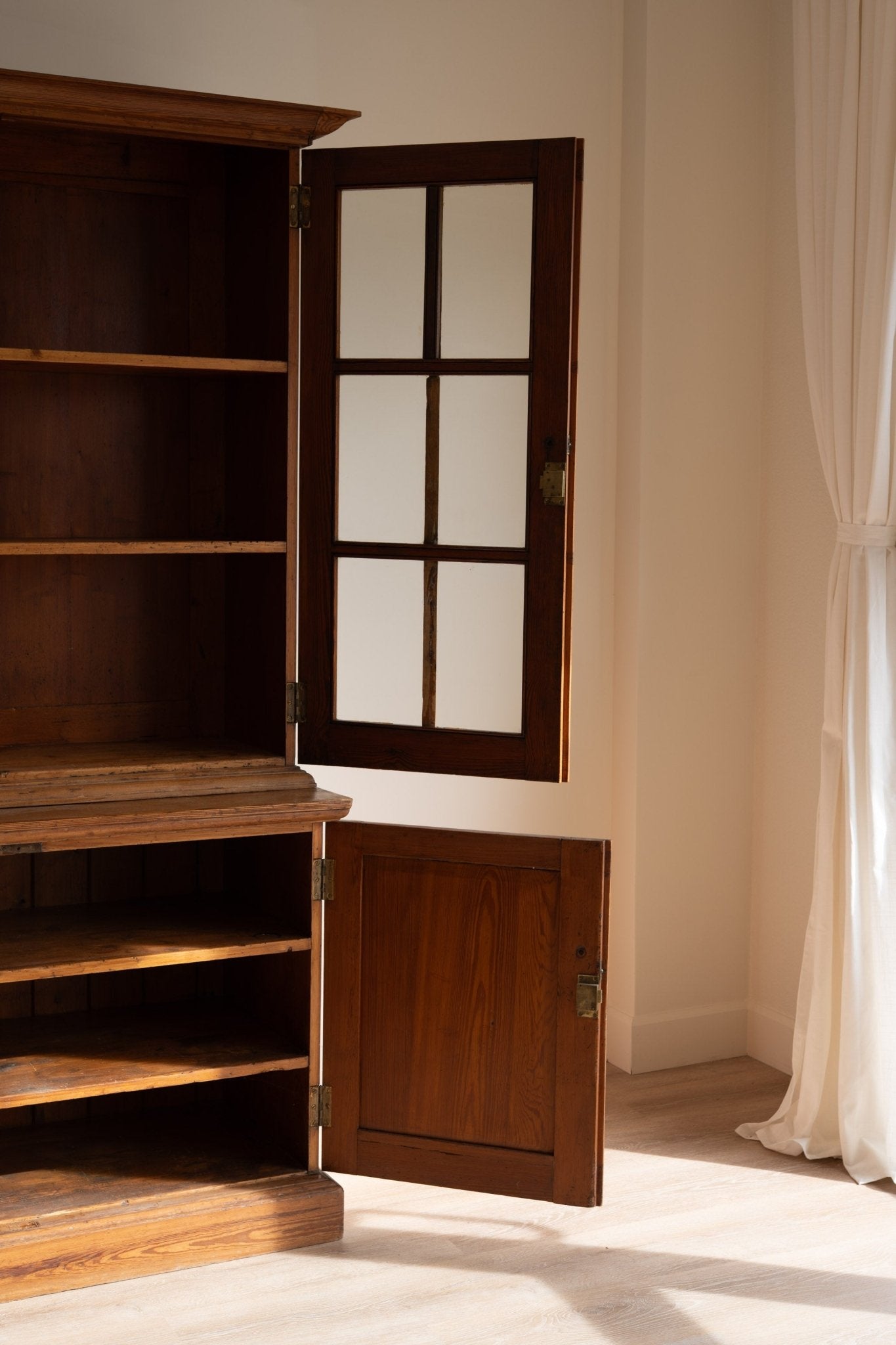 Pitch Pine Kitchen Dresser - IDYLL MANOR