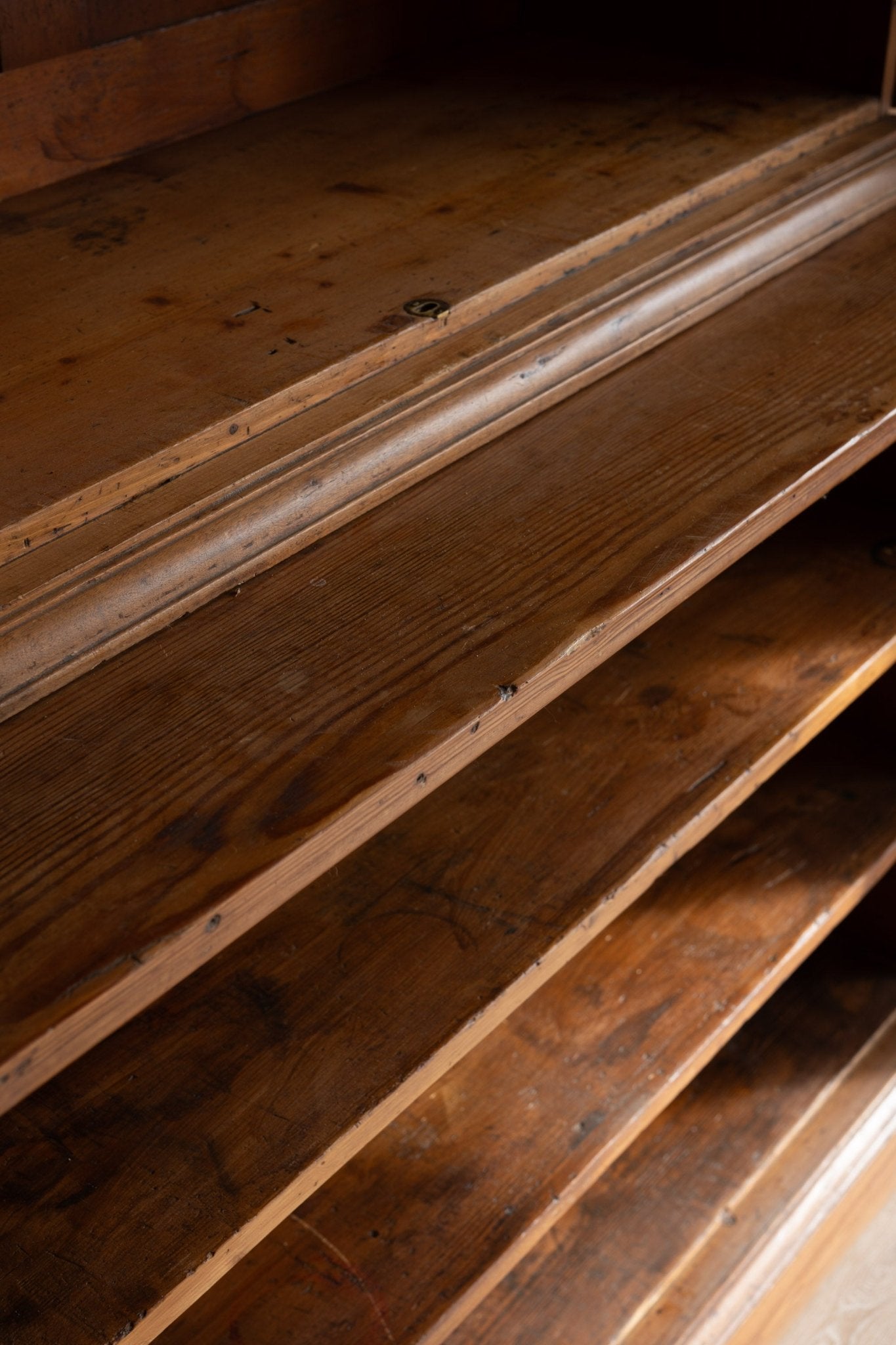 Pitch Pine Kitchen Dresser - IDYLL MANOR