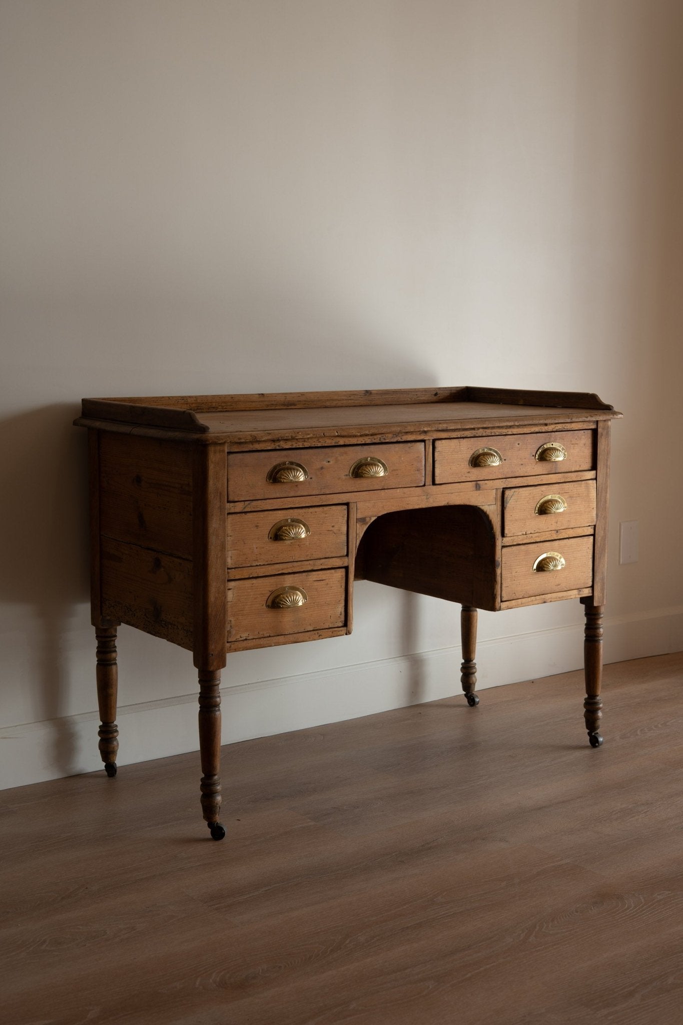 Writing Desk - IDYLL MANOR