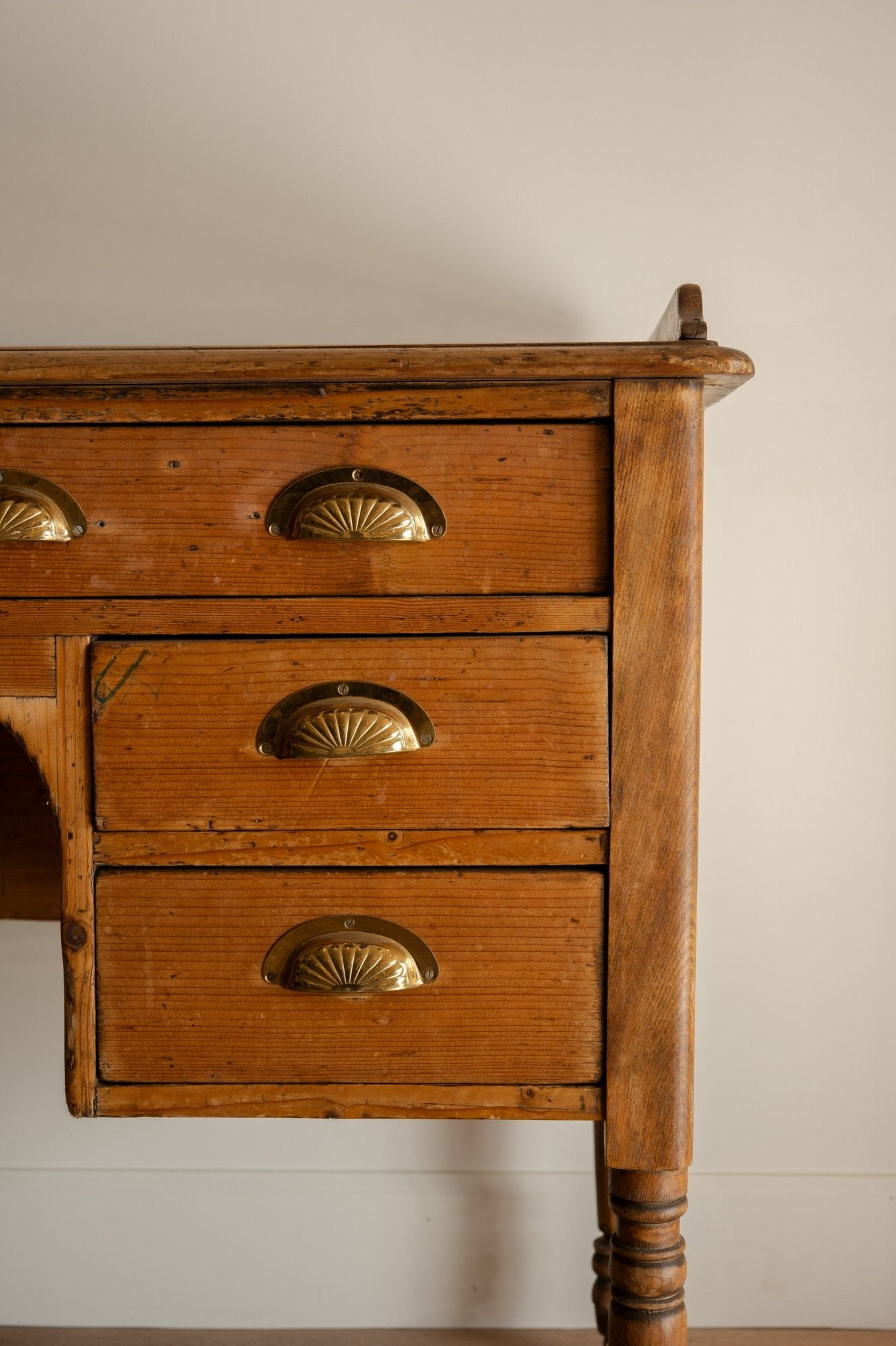 Writing Desk - IDYLL MANOR