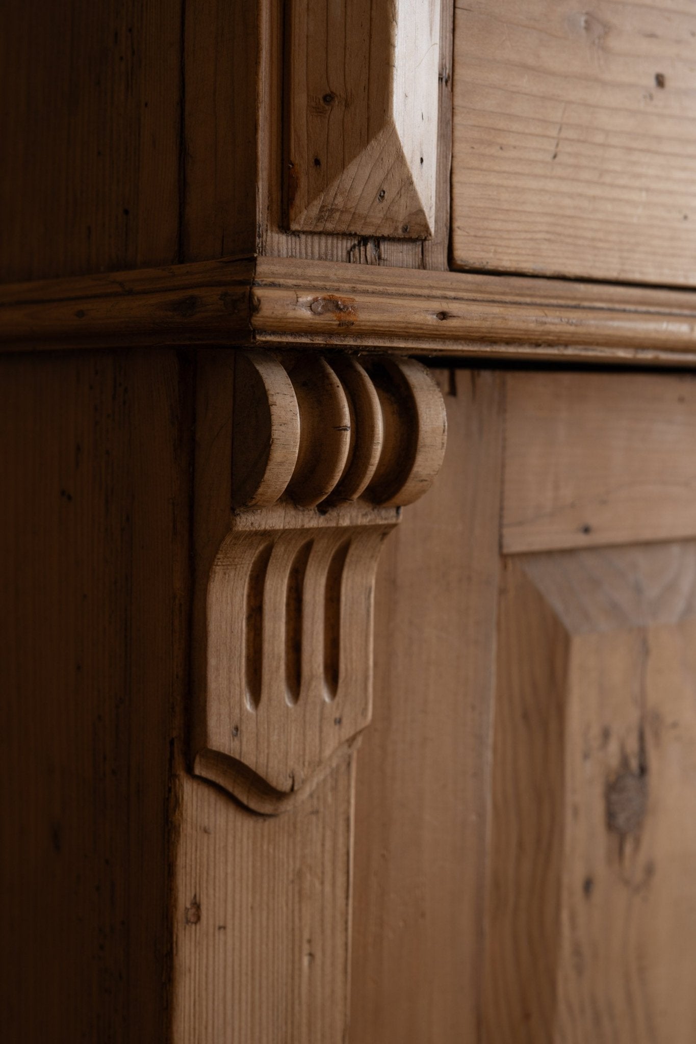 Cottage Kitchen Dresser - IDYLL MANOR