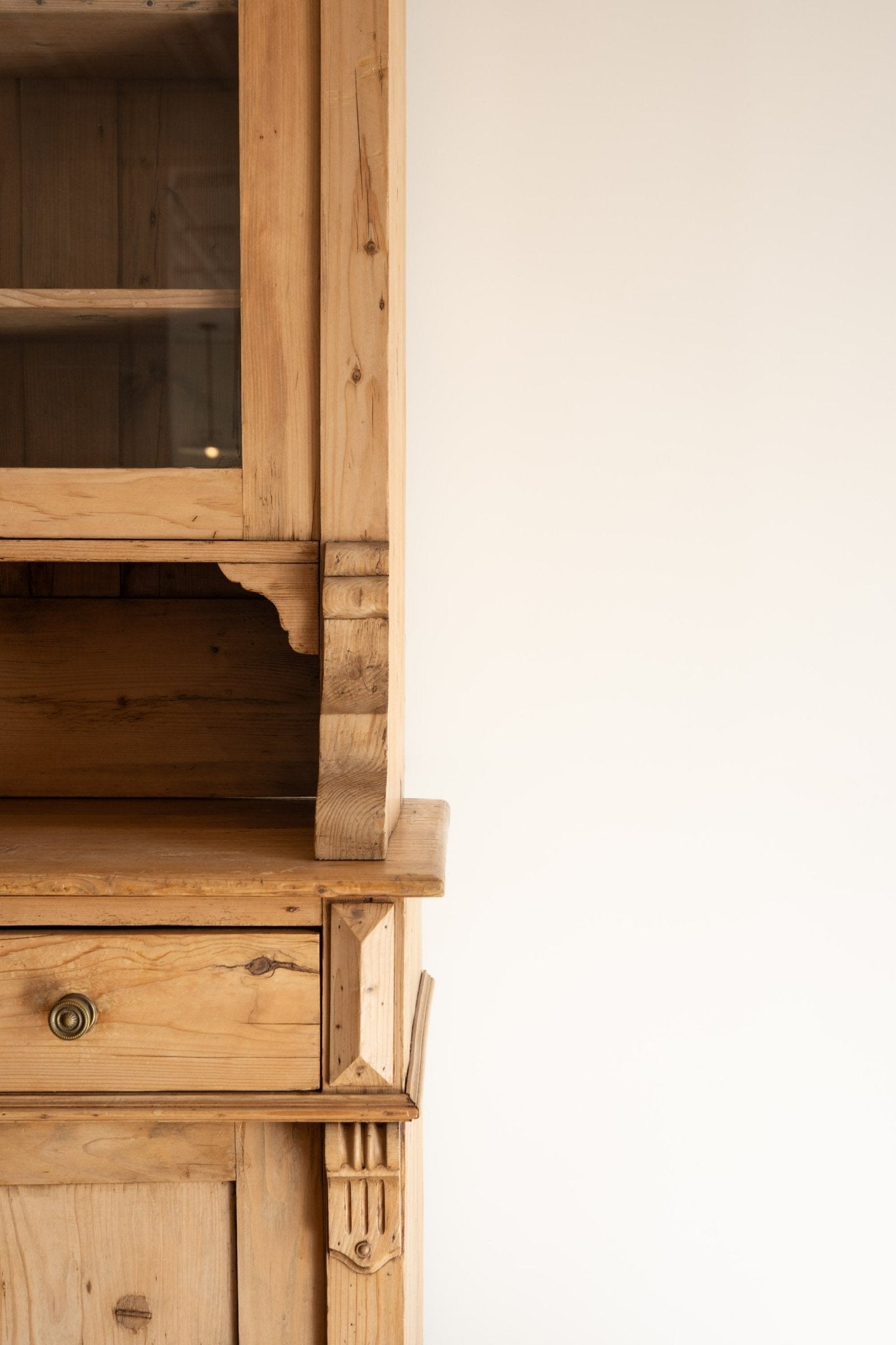 Cottage Kitchen Dresser - IDYLL MANOR