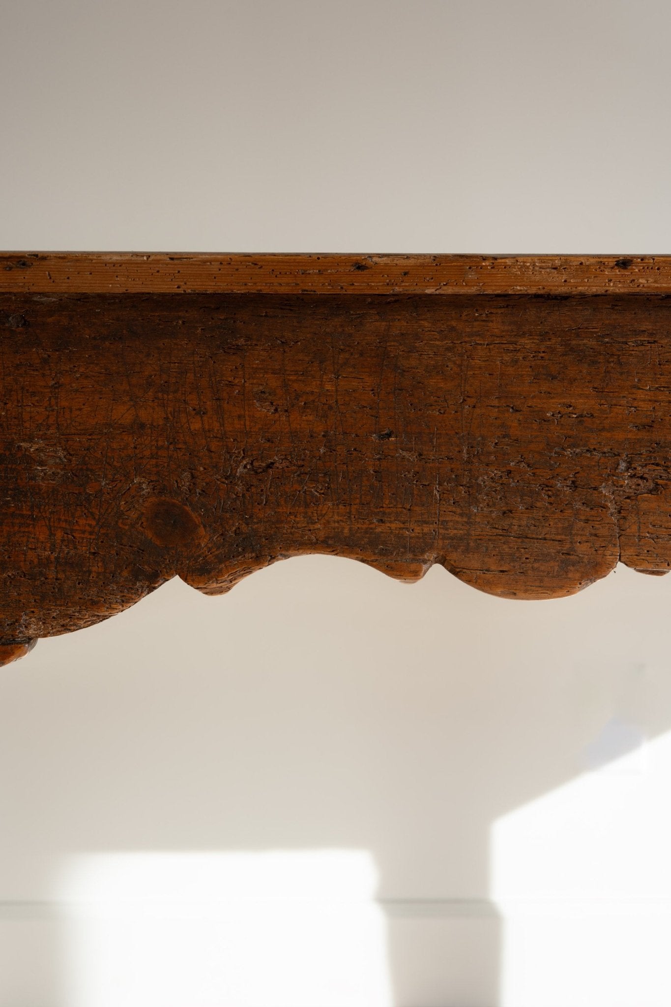 French Provincial Table - IDYLL MANOR