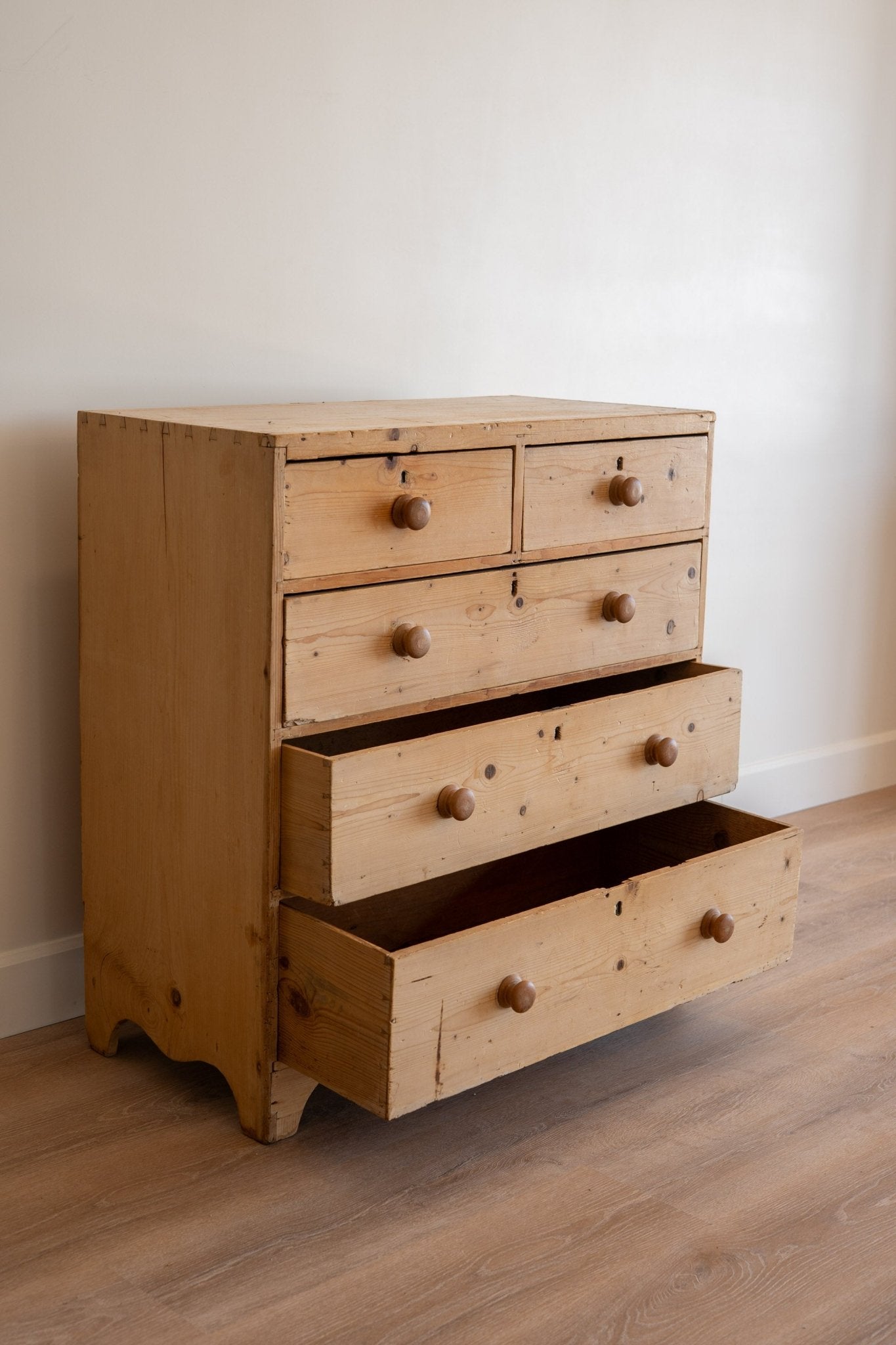 Heritage Pine Chest of Drawers - IDYLL MANOR