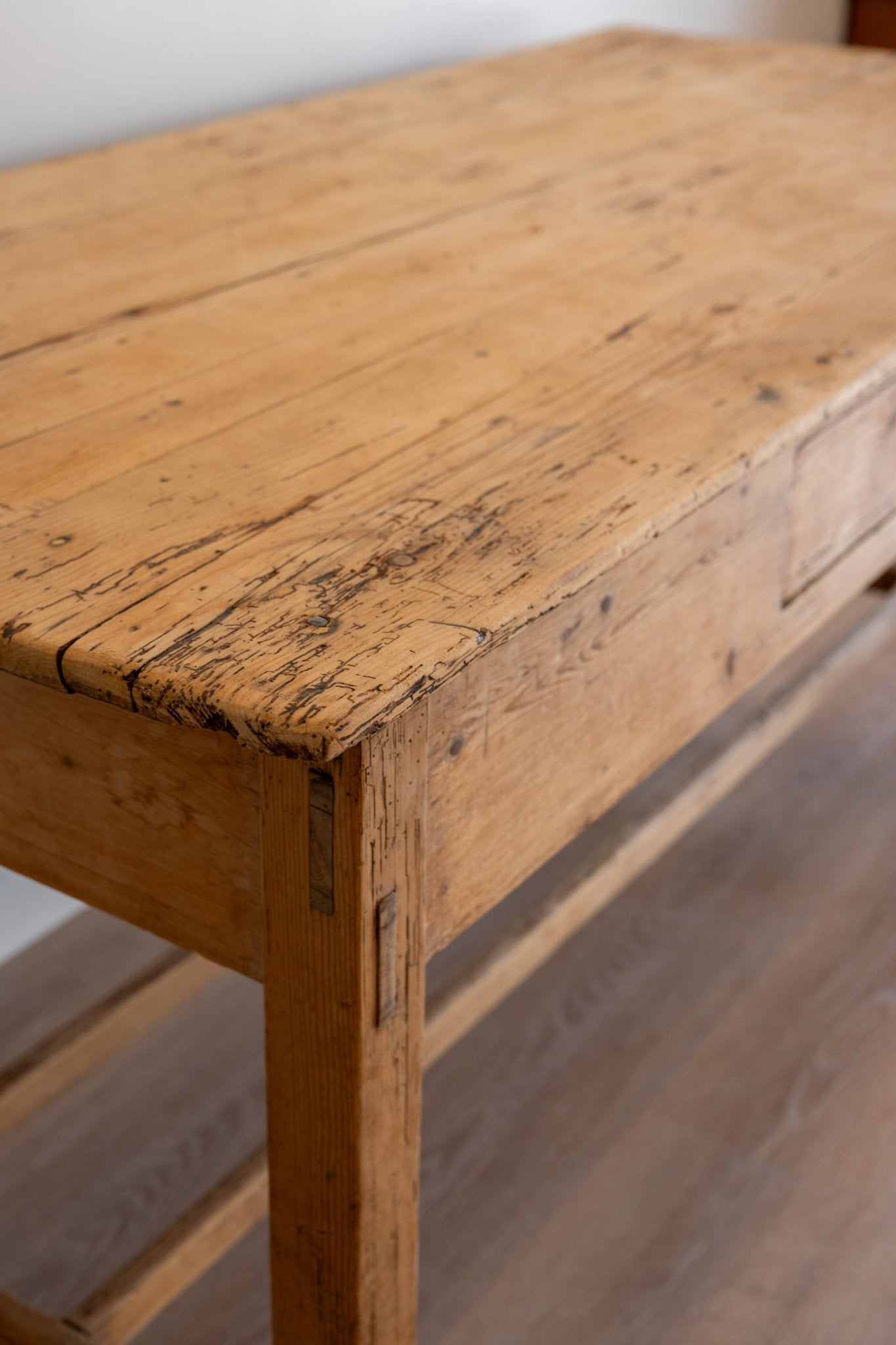 Irish Pine Table - IDYLL MANOR