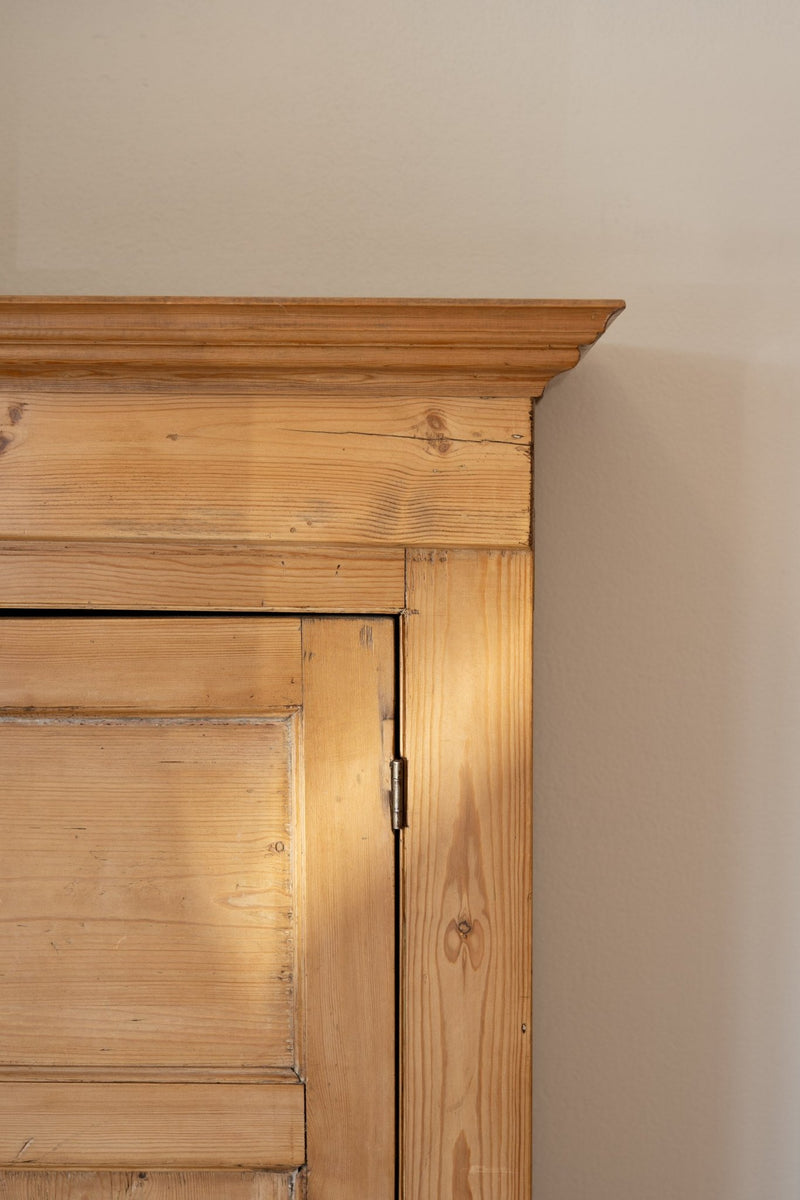 Pine Linen Cupboard - IDYLL MANOR