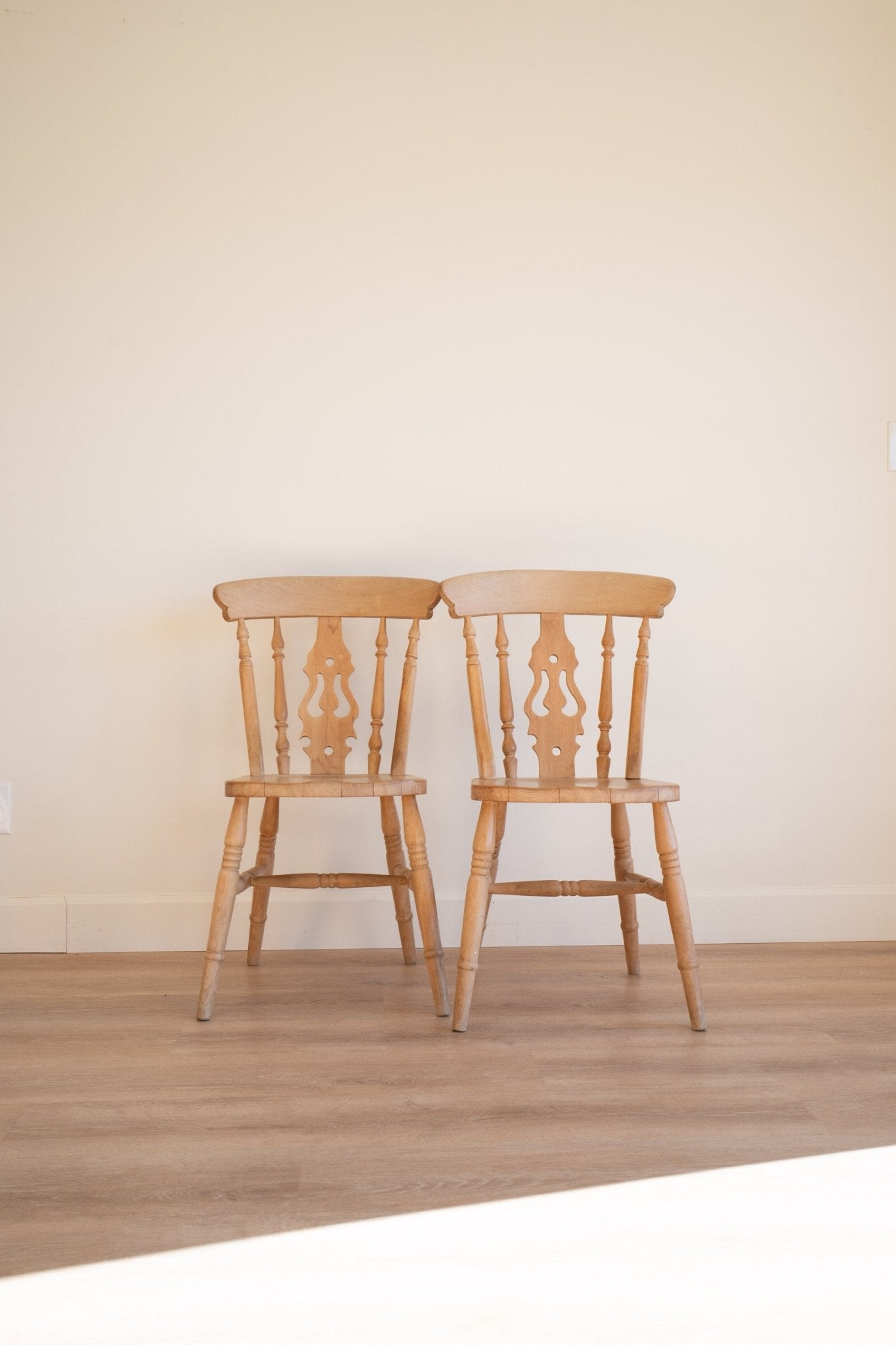 Set of 4 Fiddleback English Dining Chairs - IDYLL MANOR