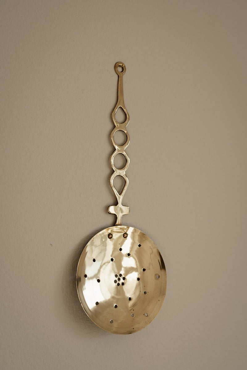 Antique Brass Strainer Wall Decoration - IDYLL MANOR