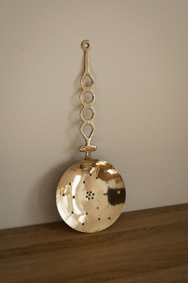 Antique Brass Strainer Wall Decoration - IDYLL MANOR