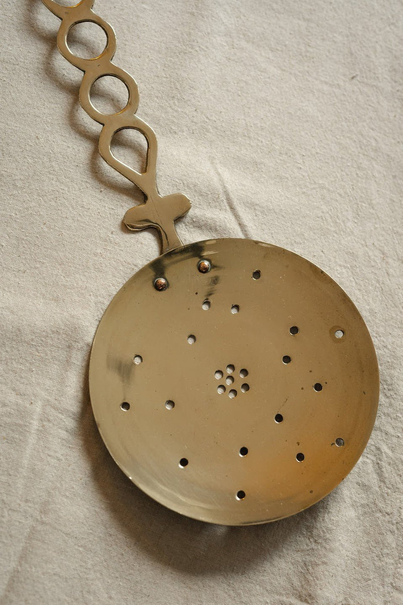 Antique Brass Strainer Wall Decoration - IDYLL MANOR