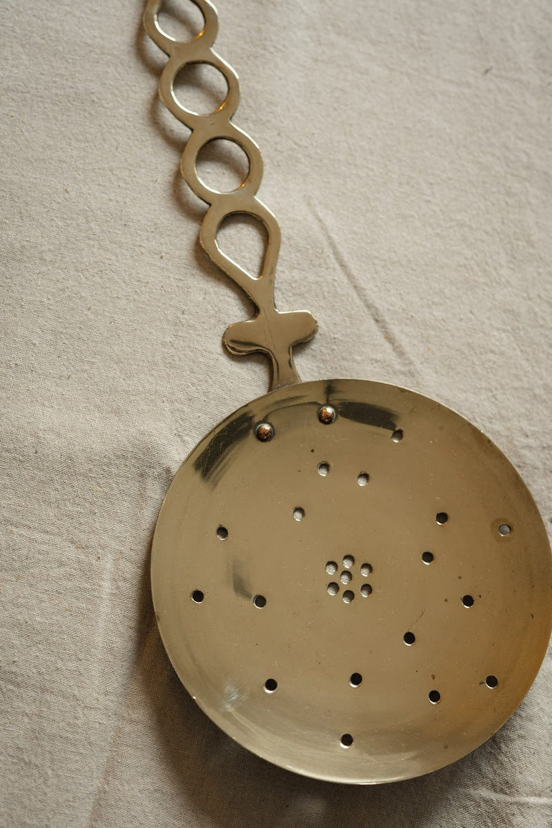 Antique Brass Strainer Wall Decoration - IDYLL MANOR