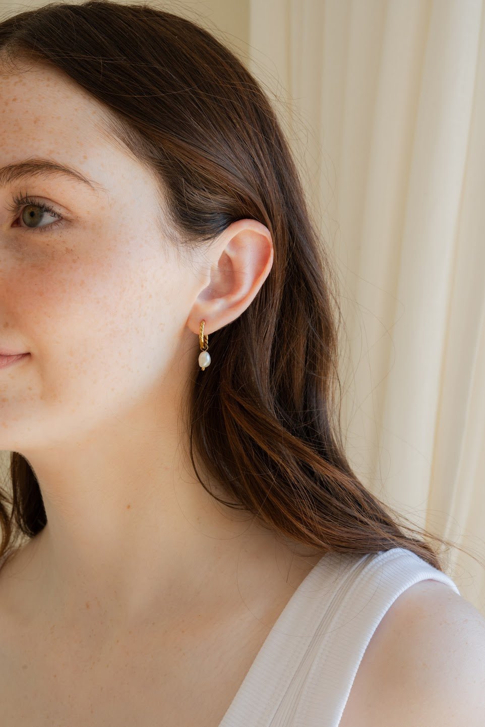 Mini Pearl Hoops - IDYLL MANOR