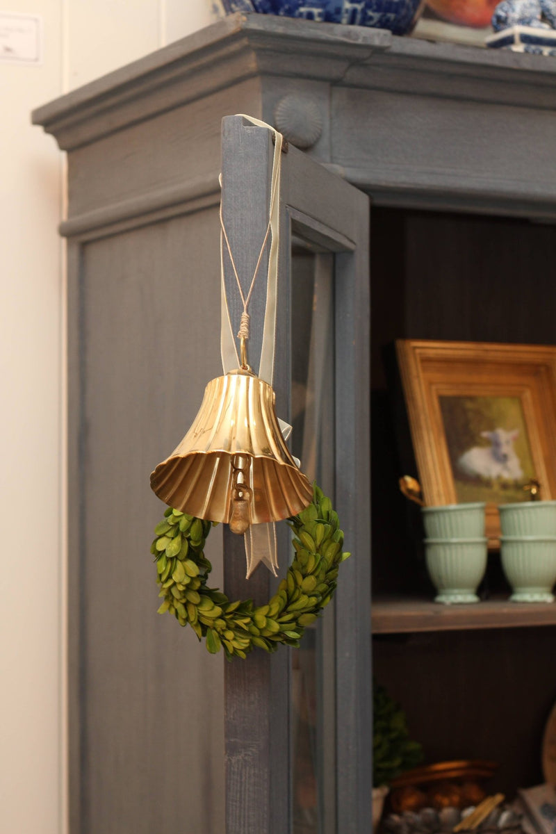 Scalloped Brass Bells - IDYLL MANOR