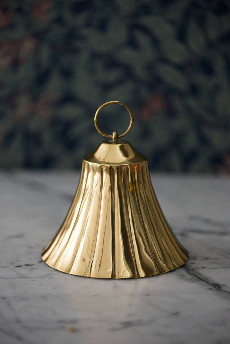 Scalloped Brass Bells - IDYLL MANOR