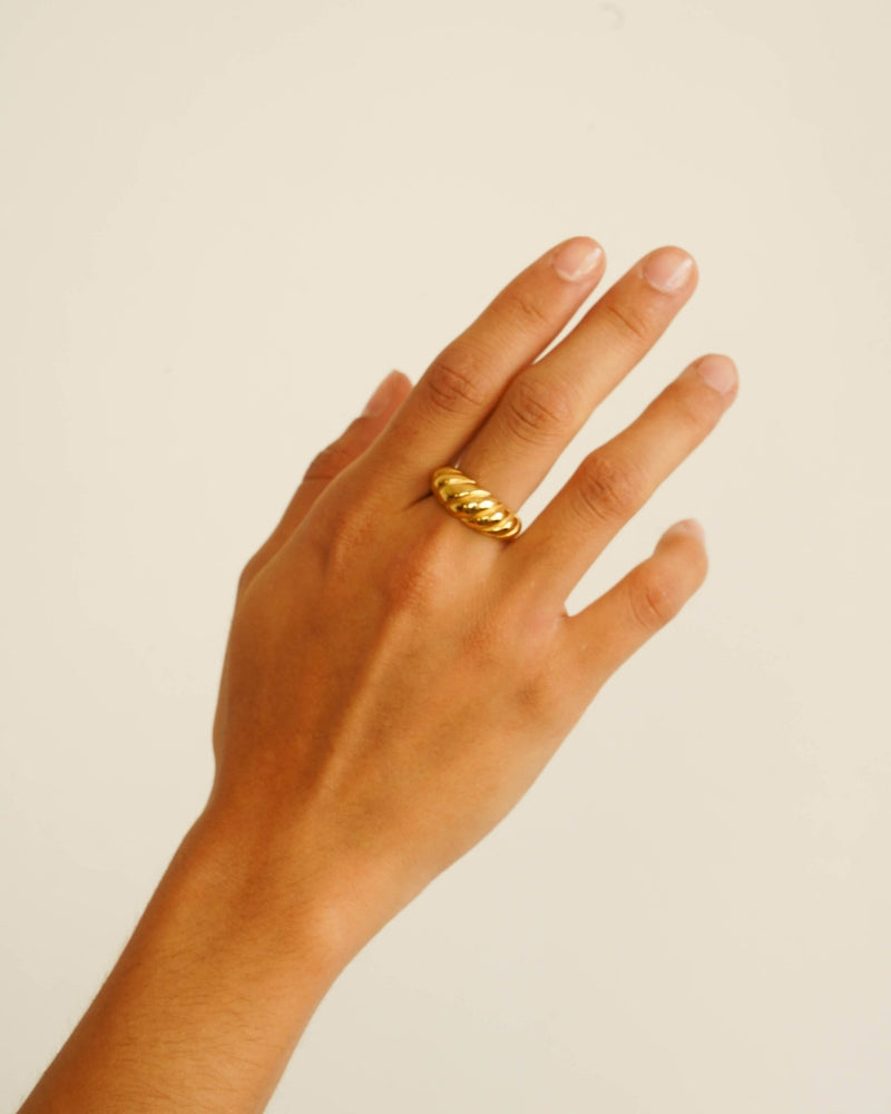 Croissant Ring - IDYLL MANOR