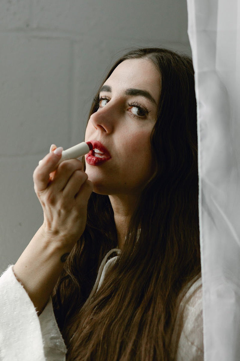 Blurring Tinted Lip Balm - IDYLL MANOR