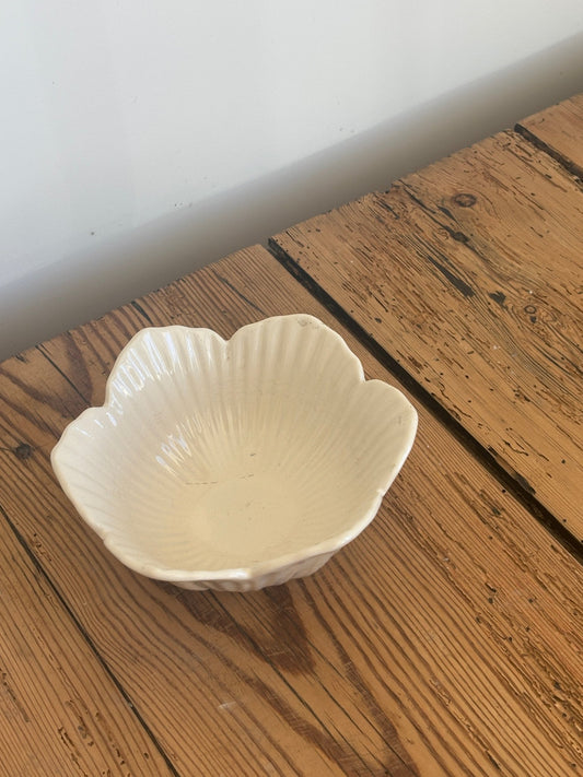 Handmade Flower Bowl - IDYLL MANOR