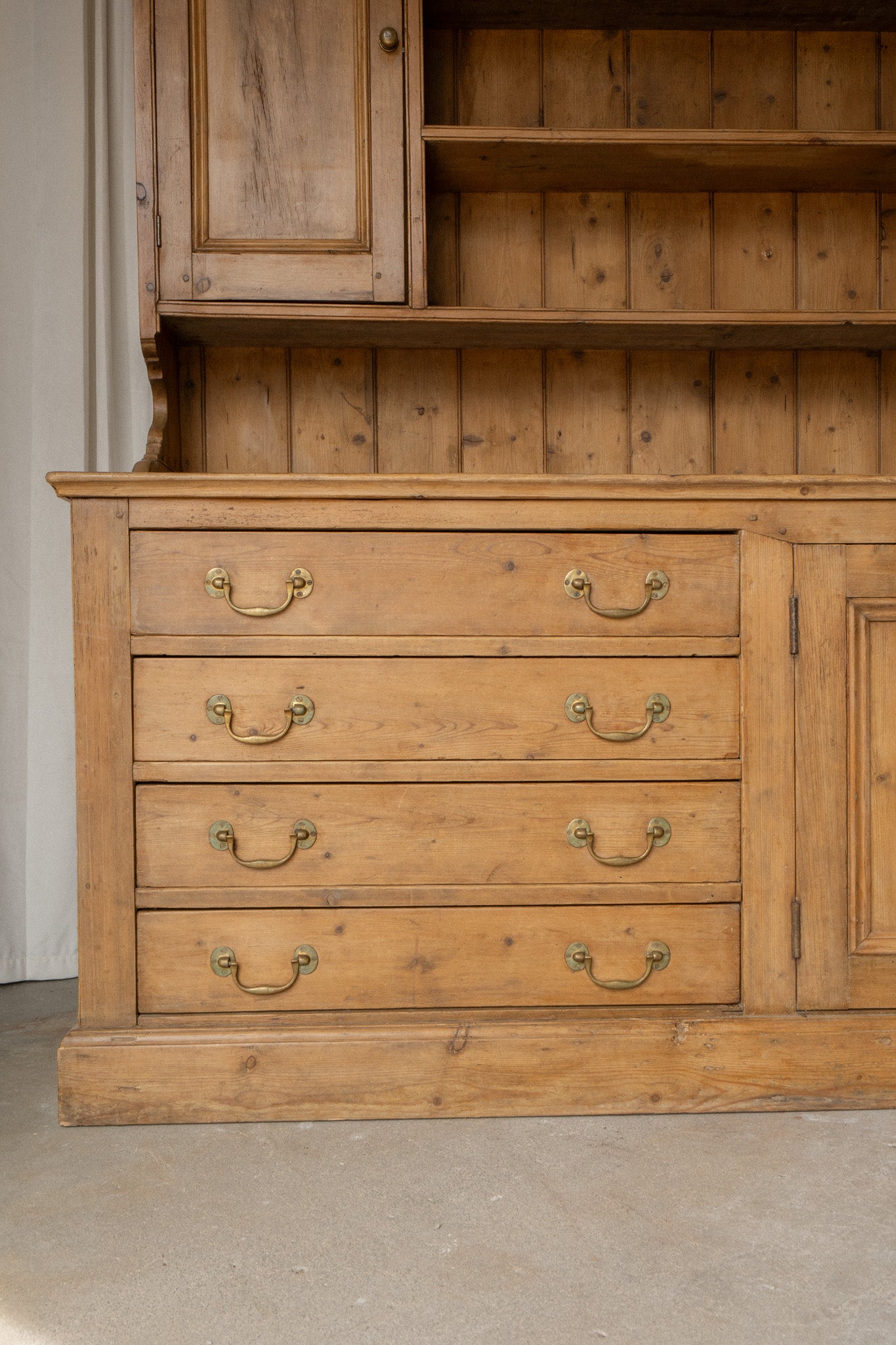 XL Antique Pine Kitchen Hutch | English Dresser Cabinet with Scalloped Shelving - IDYLL MANOR