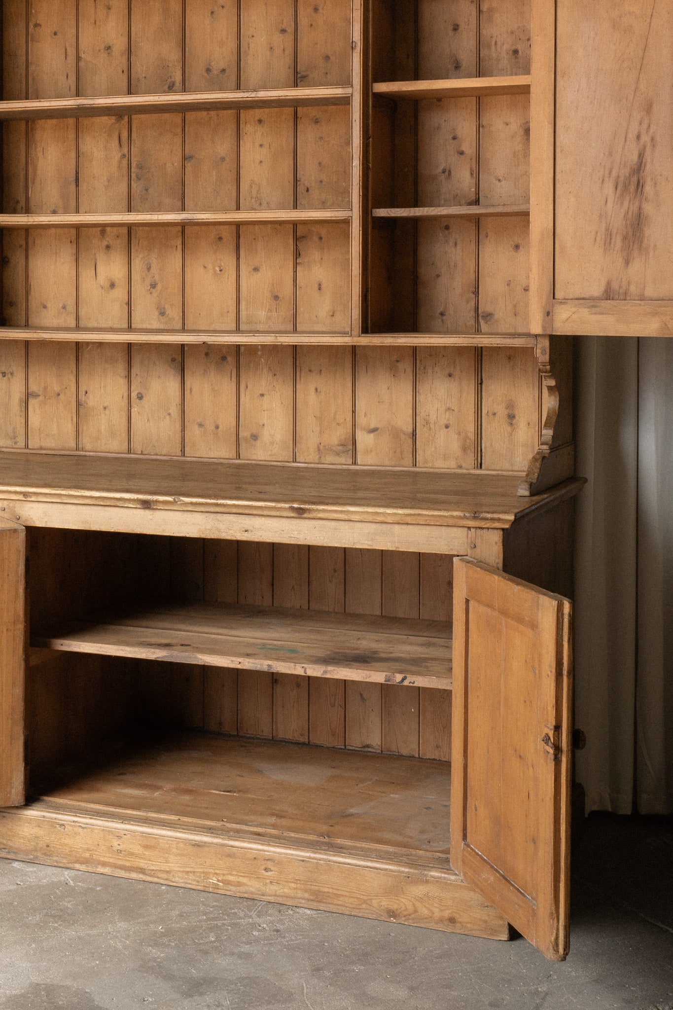 XL Antique Pine Kitchen Hutch | English Dresser Cabinet with Scalloped Shelving - IDYLL MANOR