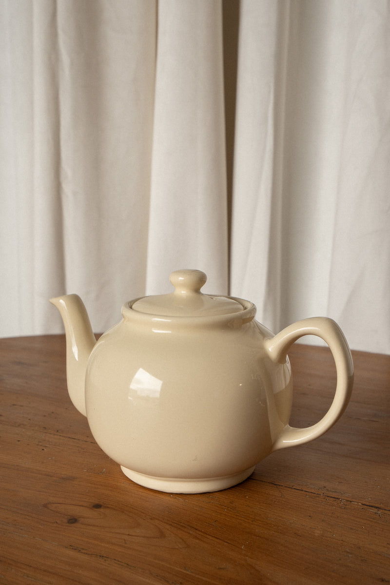 Kensington Cream Teapot - IDYLL MANOR