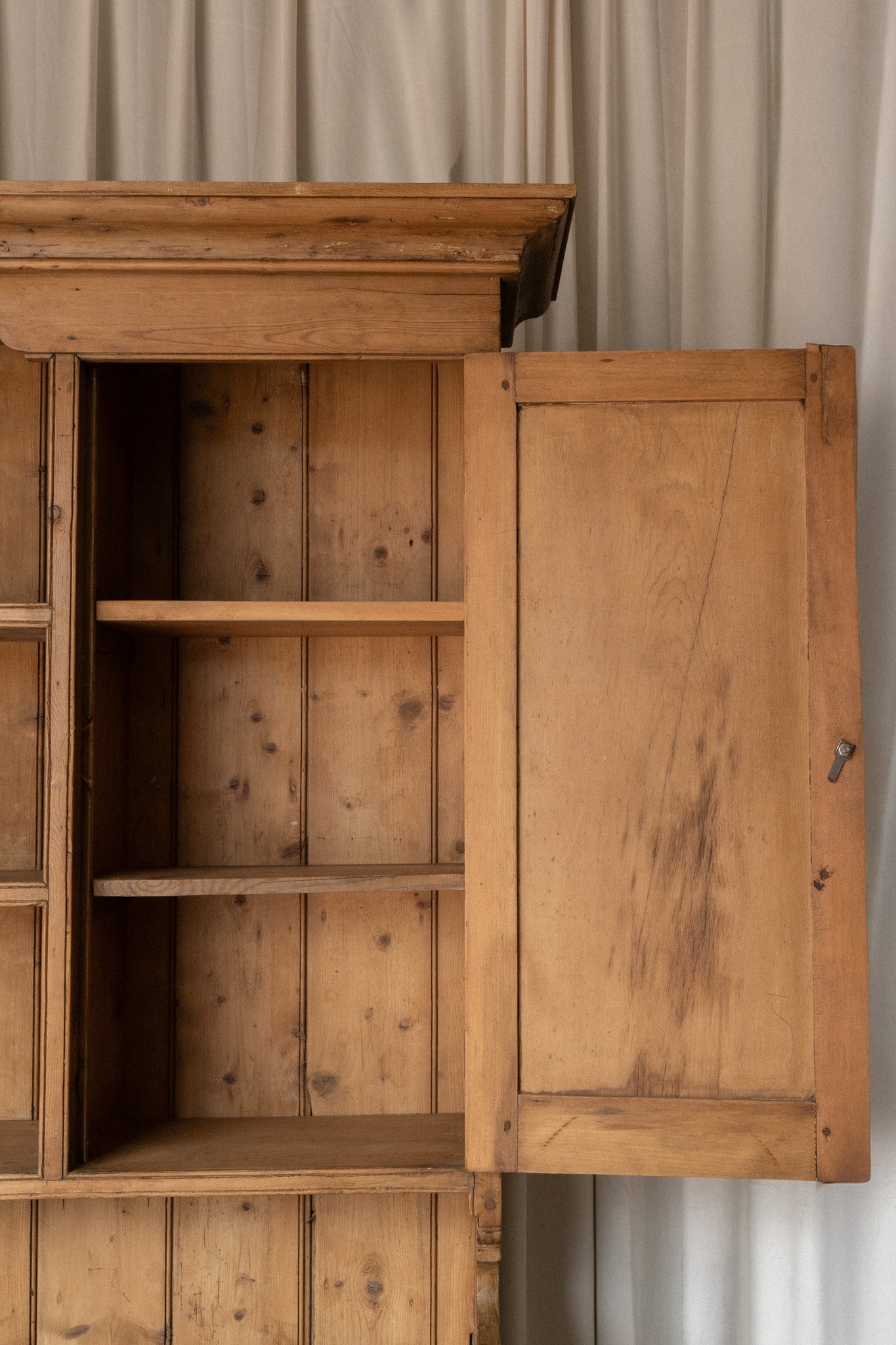 XL Antique Pine Kitchen Hutch | English Dresser Cabinet with Scalloped Shelving - IDYLL MANOR