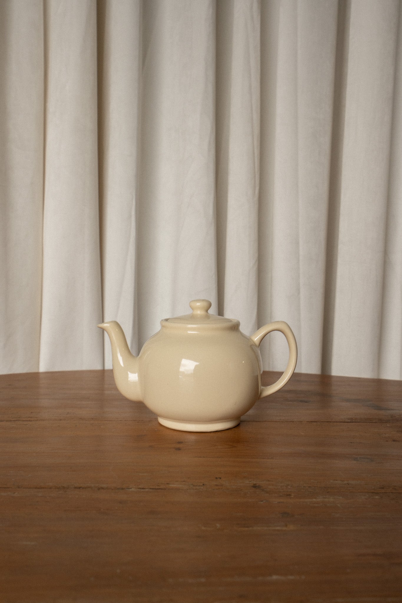 Kensington Cream Teapot - IDYLL MANOR