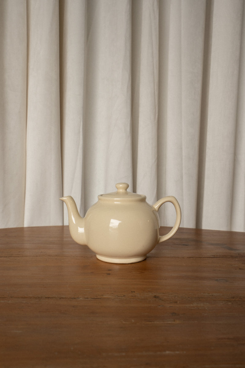 Kensington Cream Teapot - IDYLL MANOR