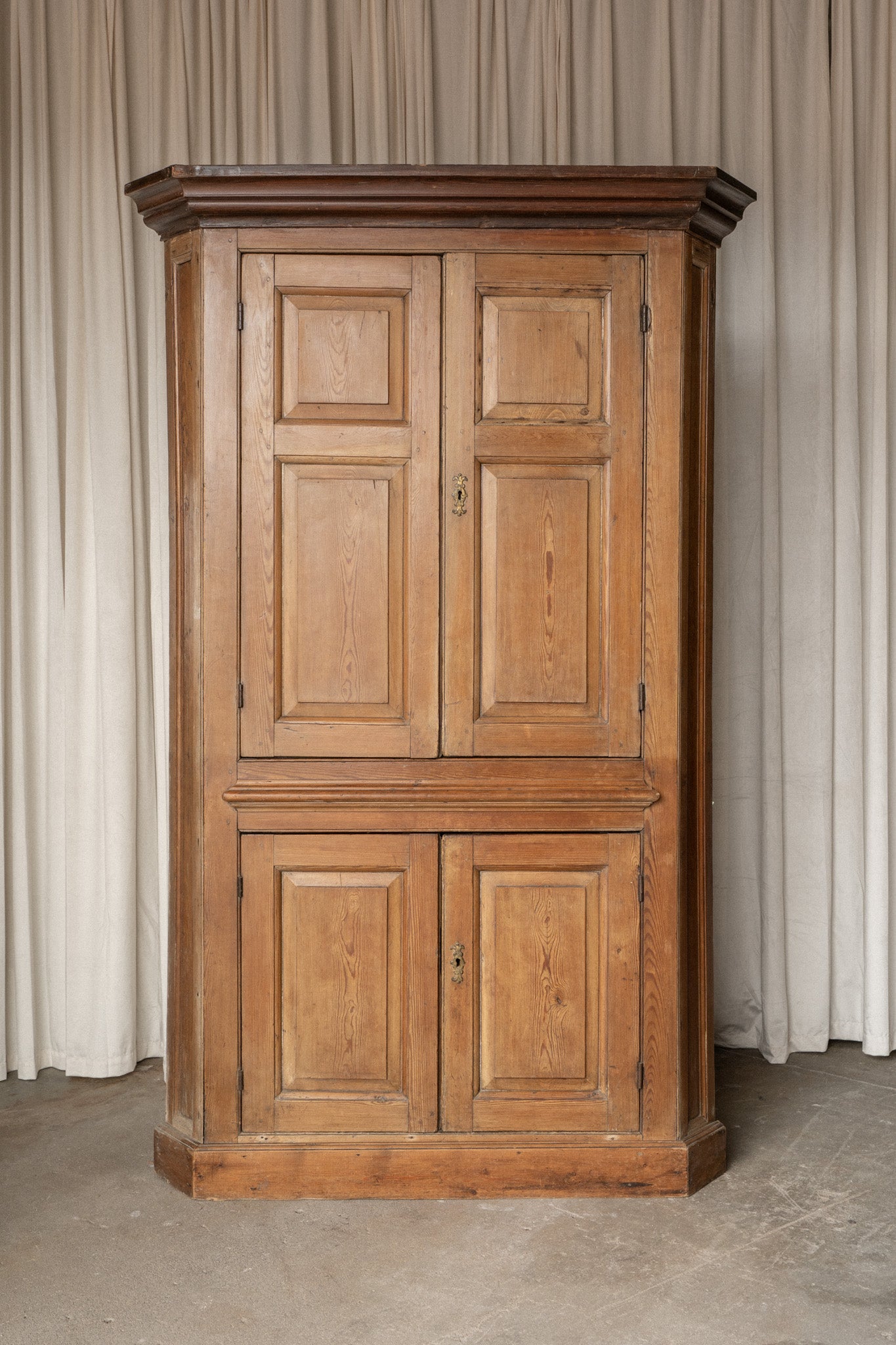Rounded Corner Cabinet | Curved Back Cupboard - IDYLL MANOR