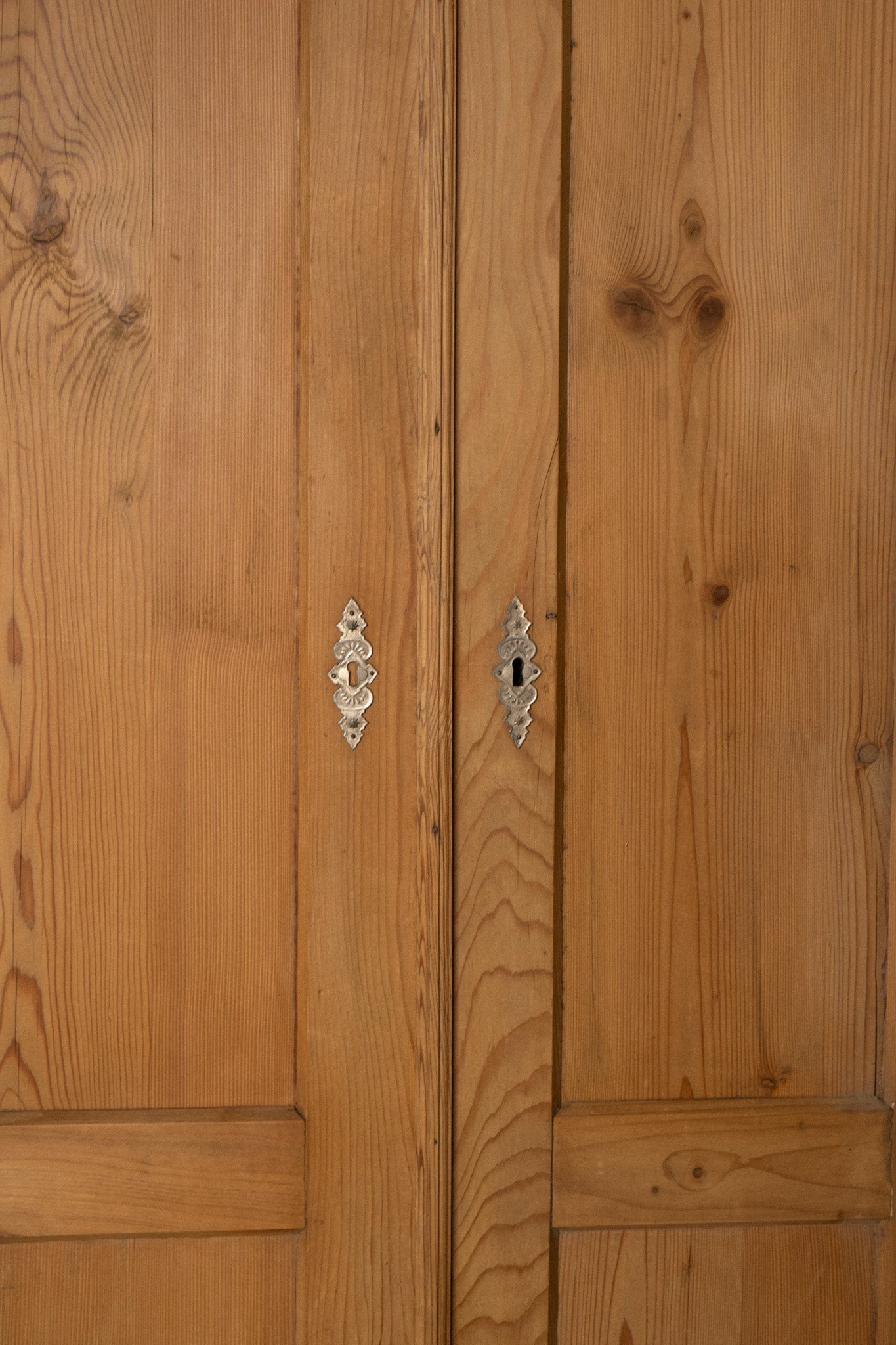 Pine Armoire | Silver Accents - IDYLL MANOR